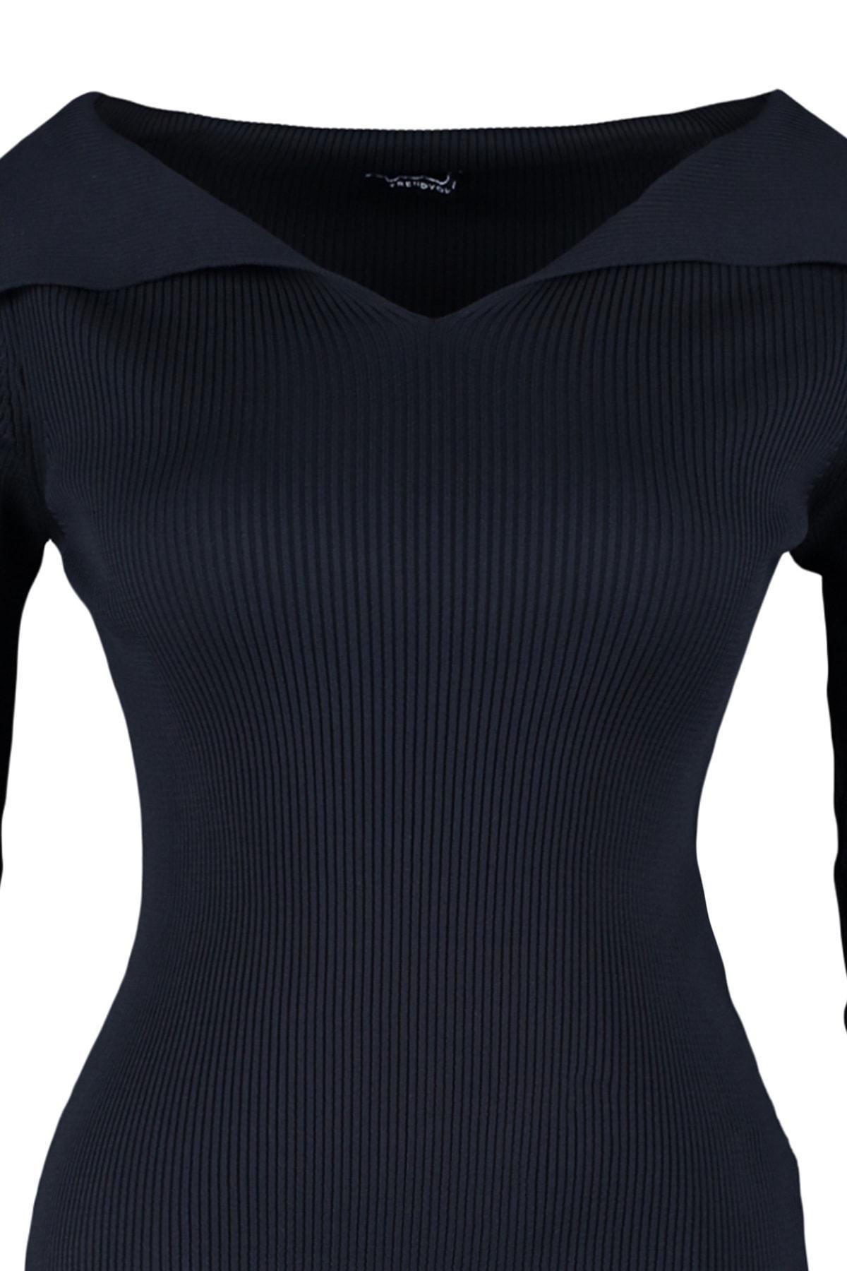Black Fitted Plus Size Sweater, , large image number 7