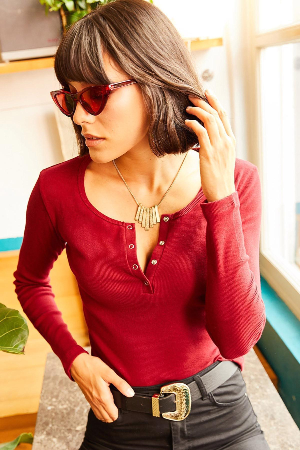 Olalook - Burgundy Fitted Blouse