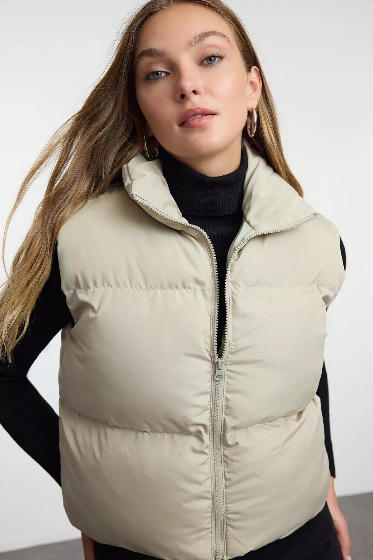 Green Water-Repellent Inflatable Vest, , large image number 1