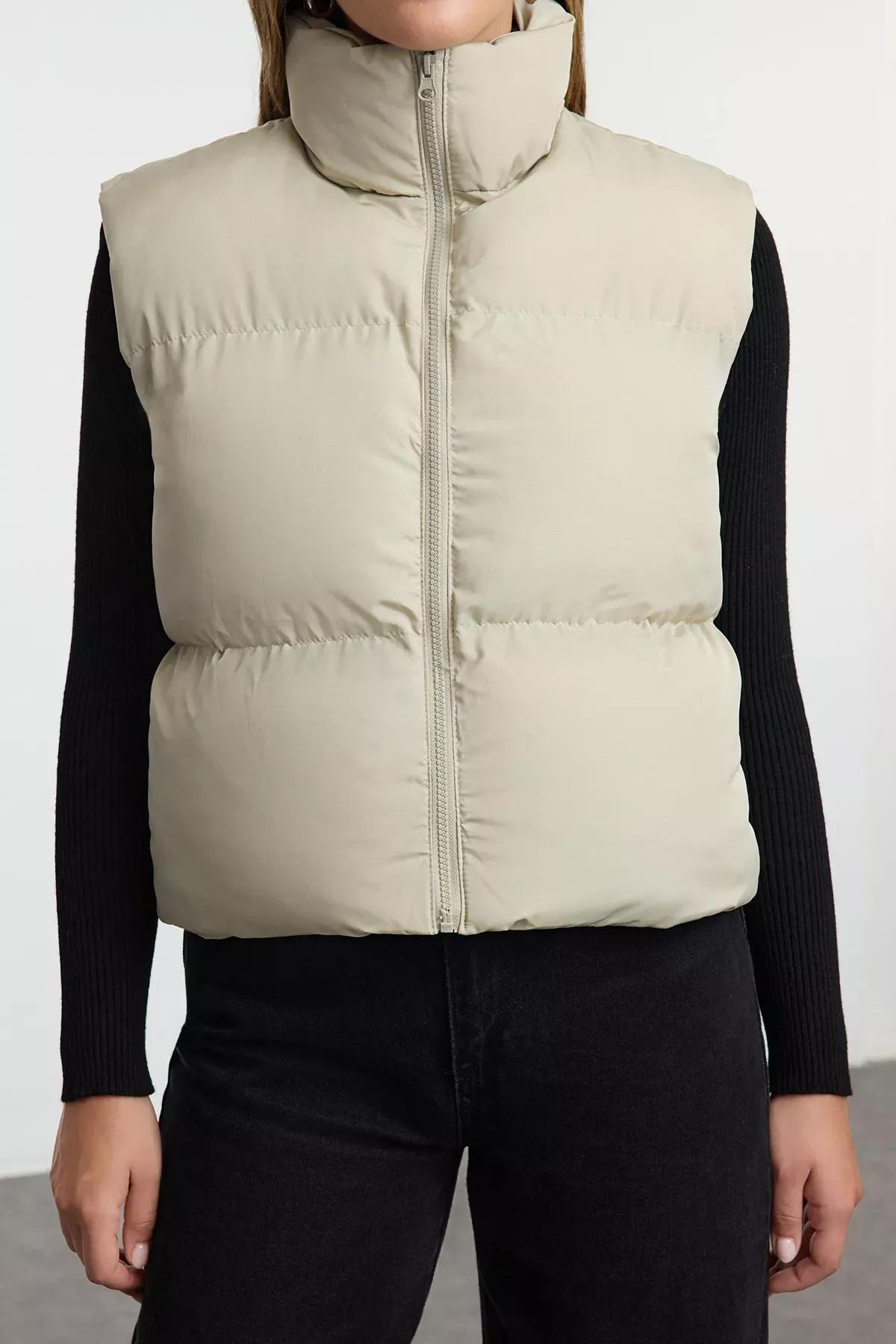 Green Water-Repellent Inflatable Vest, , large image number 2