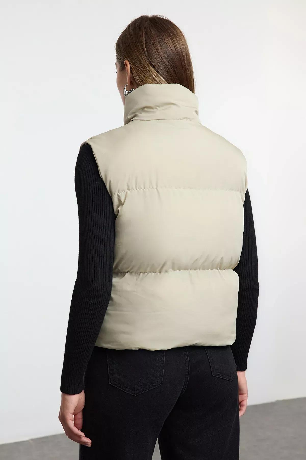 Green Water-Repellent Inflatable Vest, , large image number 3