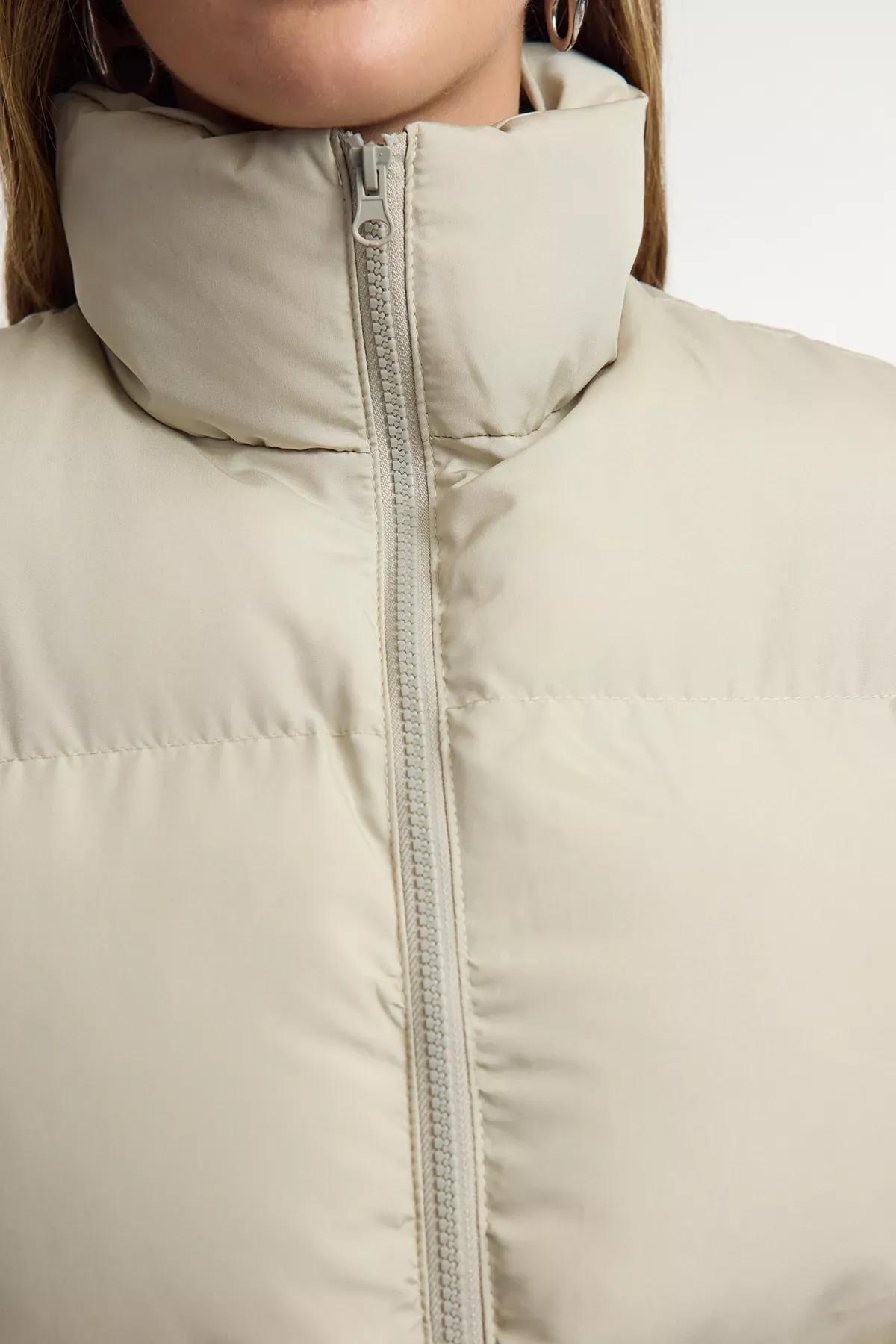 Green Water-Repellent Inflatable Vest, , large image number 4