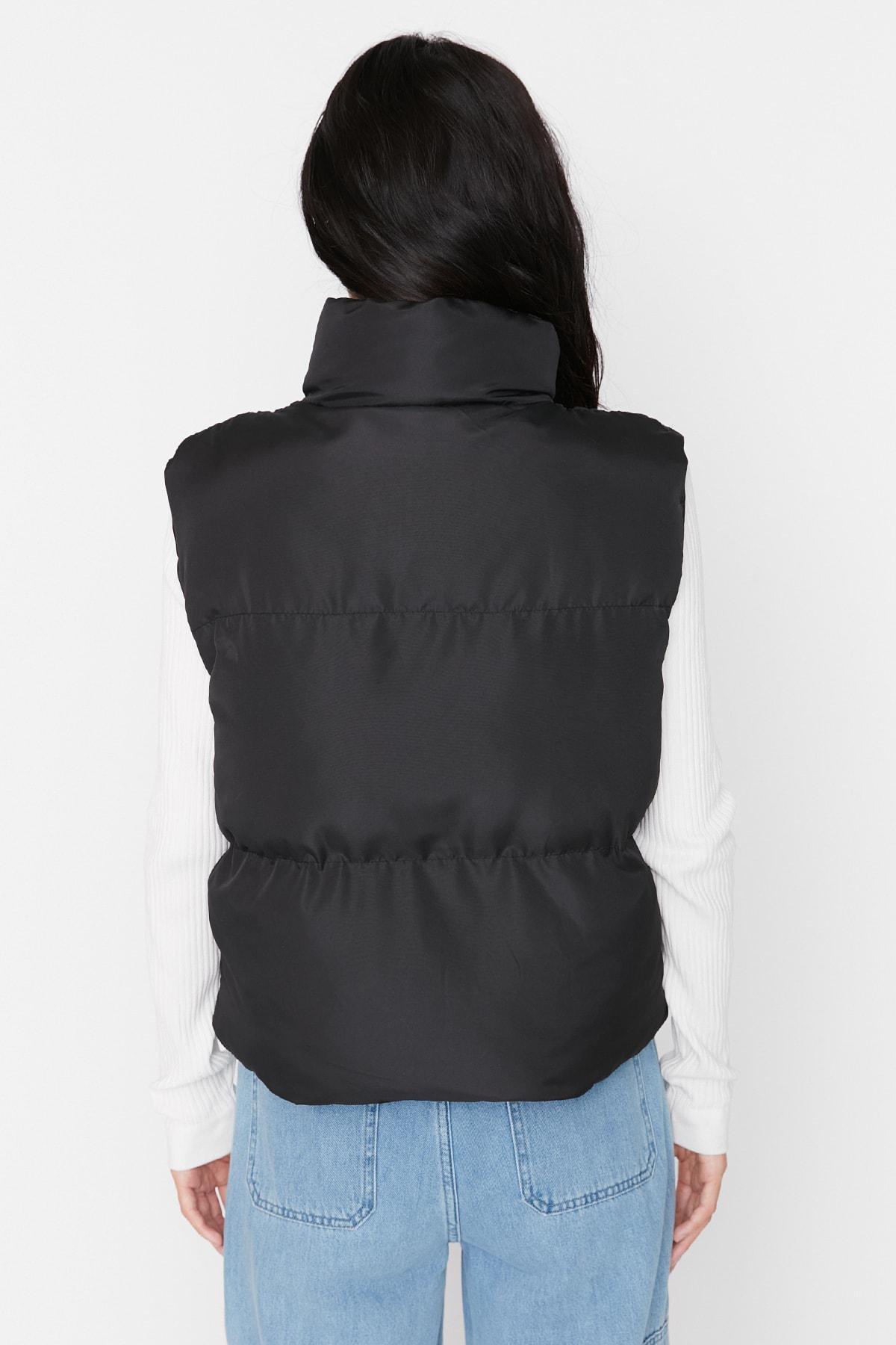 Trendyol - Black Standing Collar Vest