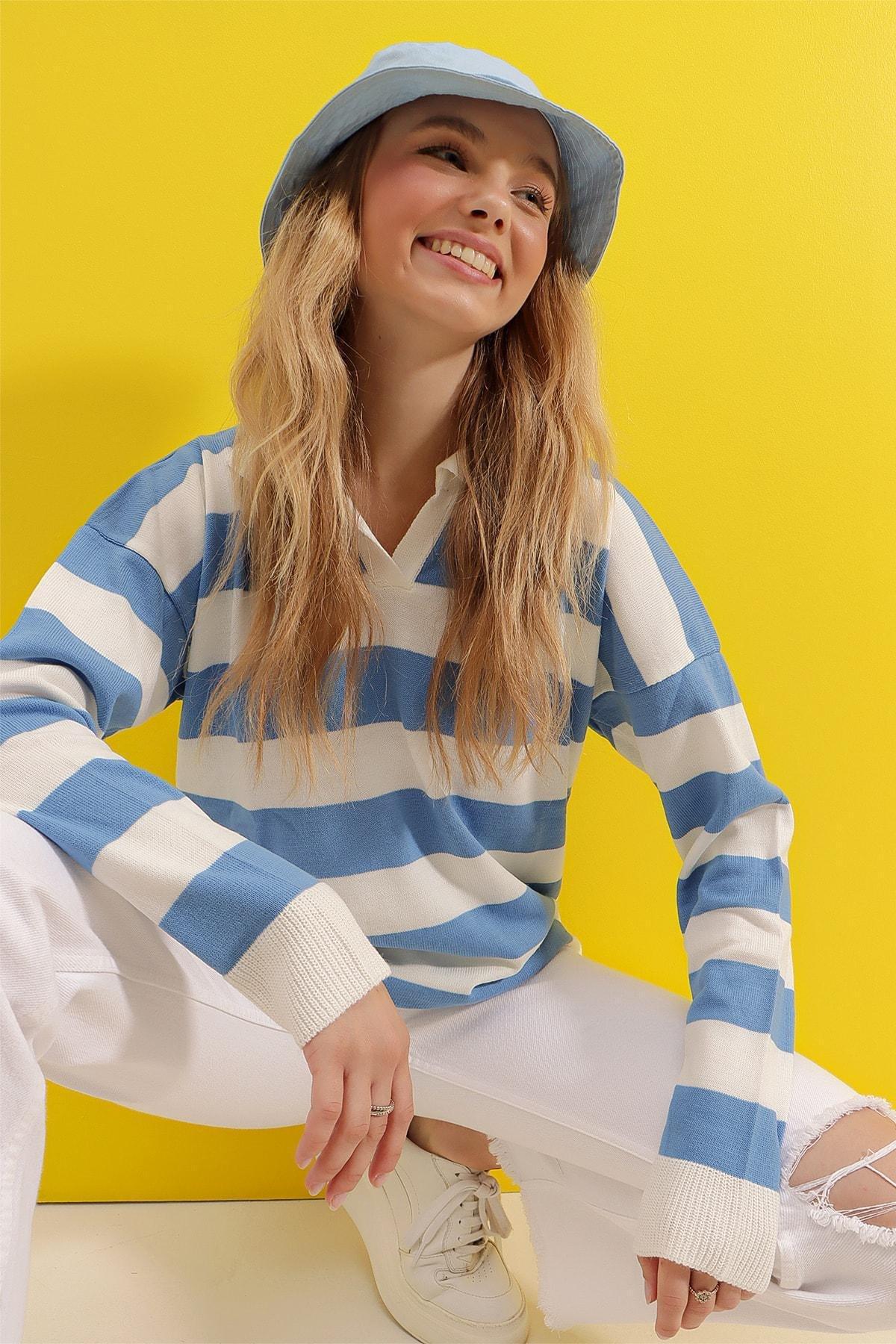 Blue Striped Oversize Sweater, , large image number 3