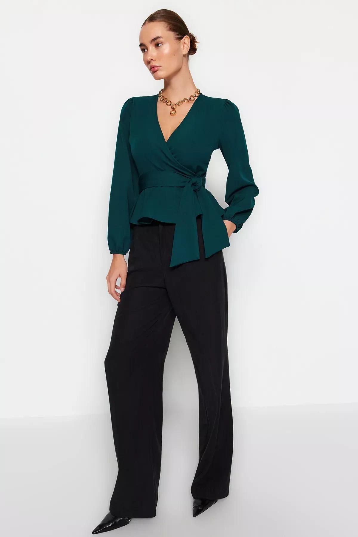 بلوزة بفتحة رقبة V متقاطعة، أخضر, Green, large image number 1