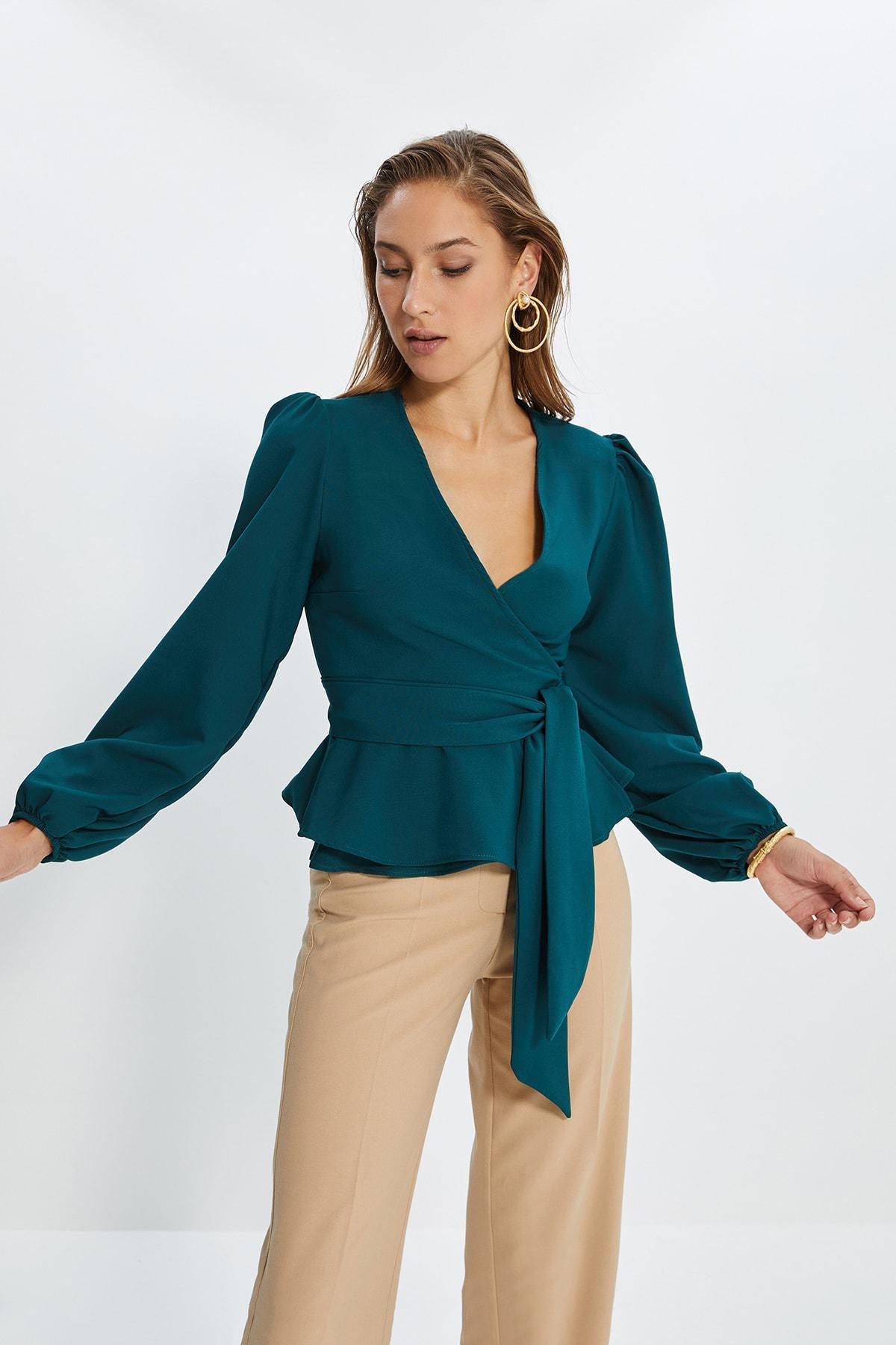 بلوزة بفتحة رقبة V متقاطعة، أخضر, Green, large image number 2