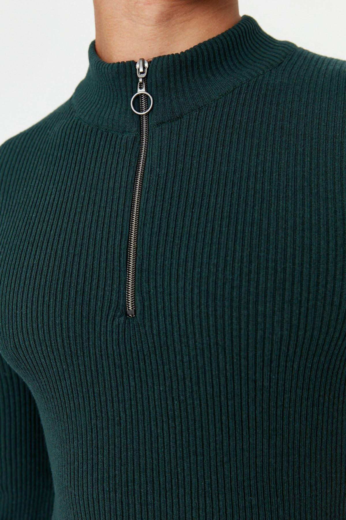 Green Fitted Standing Collar Sweater, , large image number 2