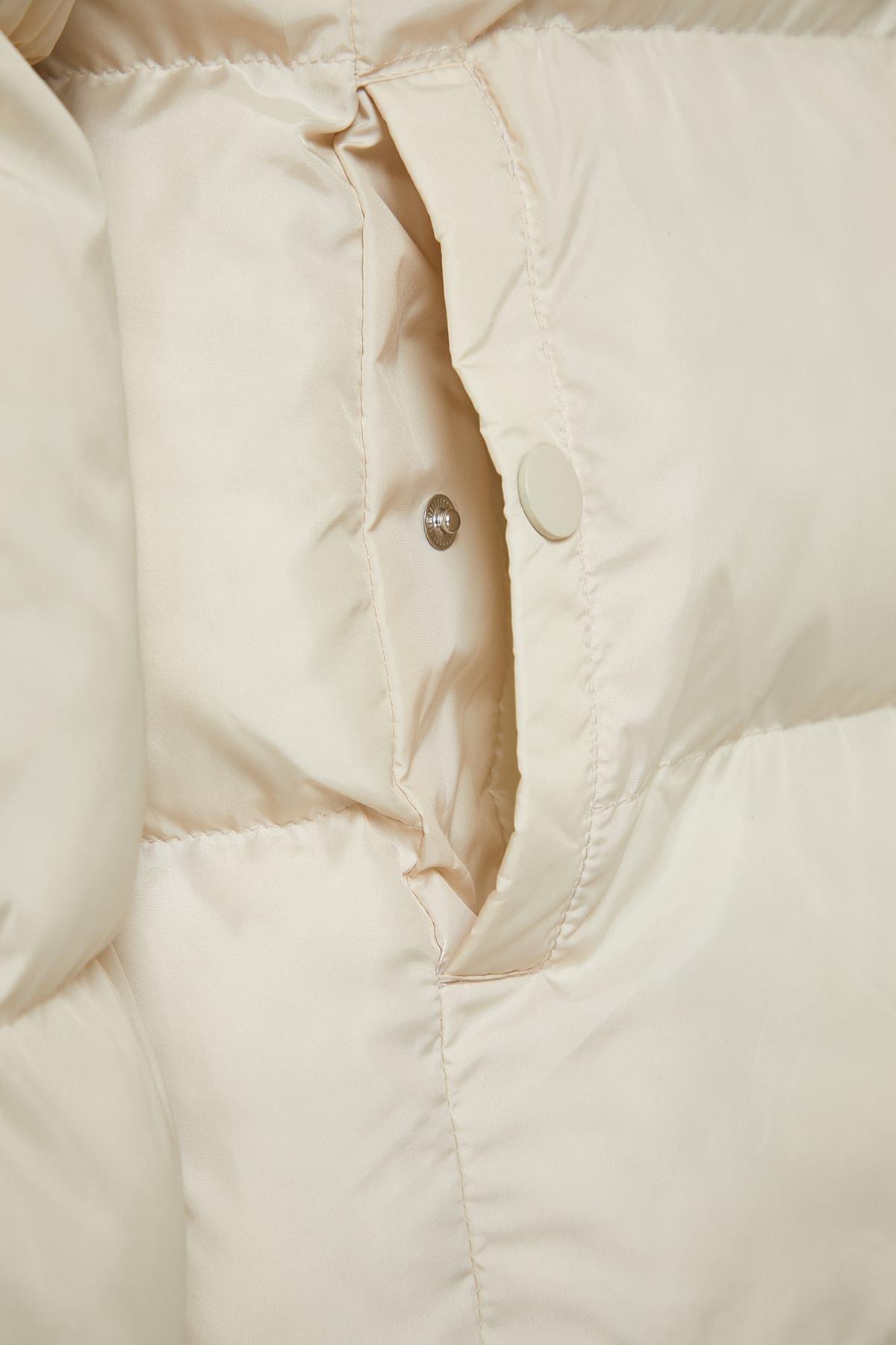 White Puffer Jacket, , large image number 7