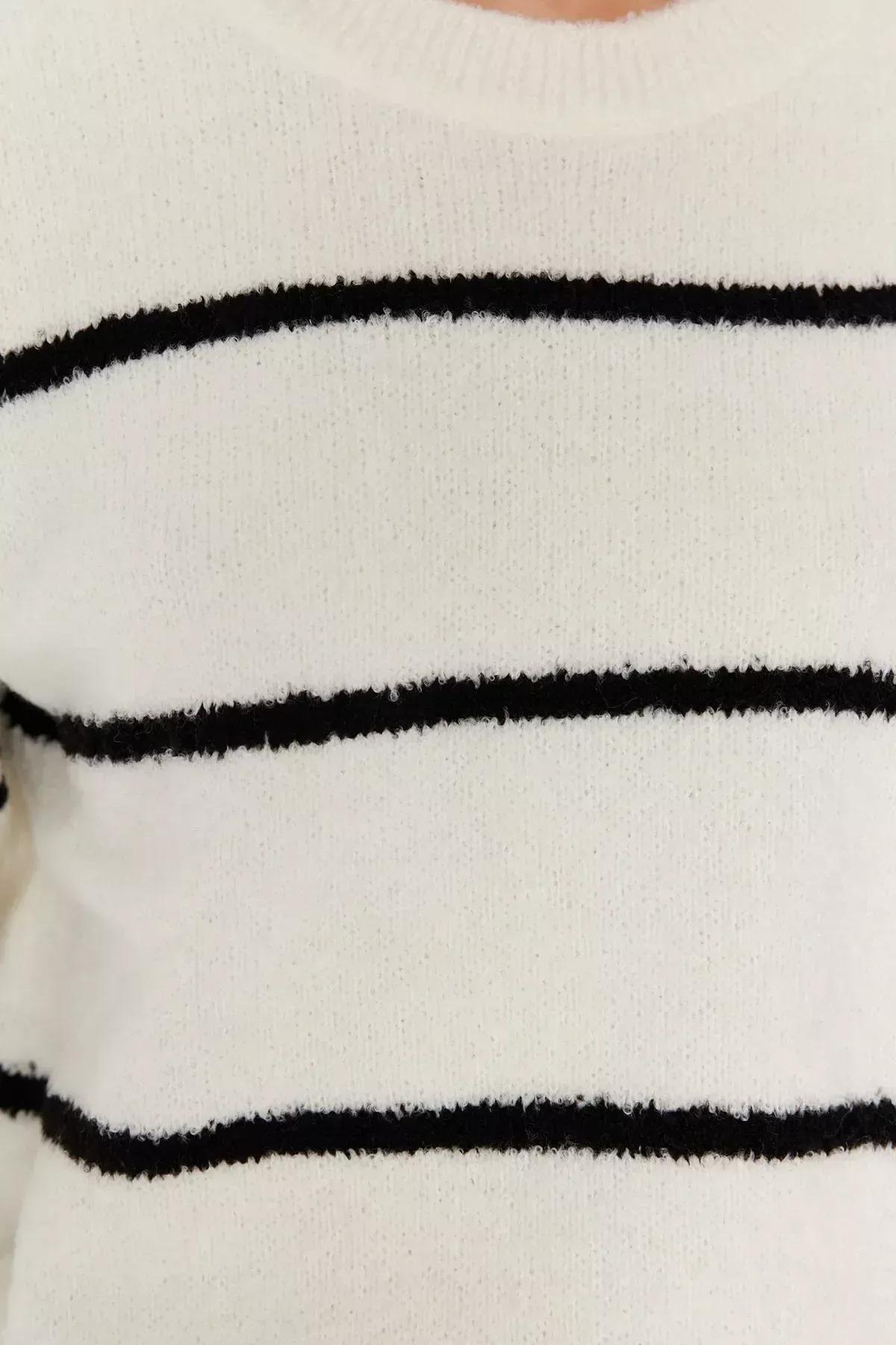 White Striped Crew Neck Sweater, Ecru, large image number 3