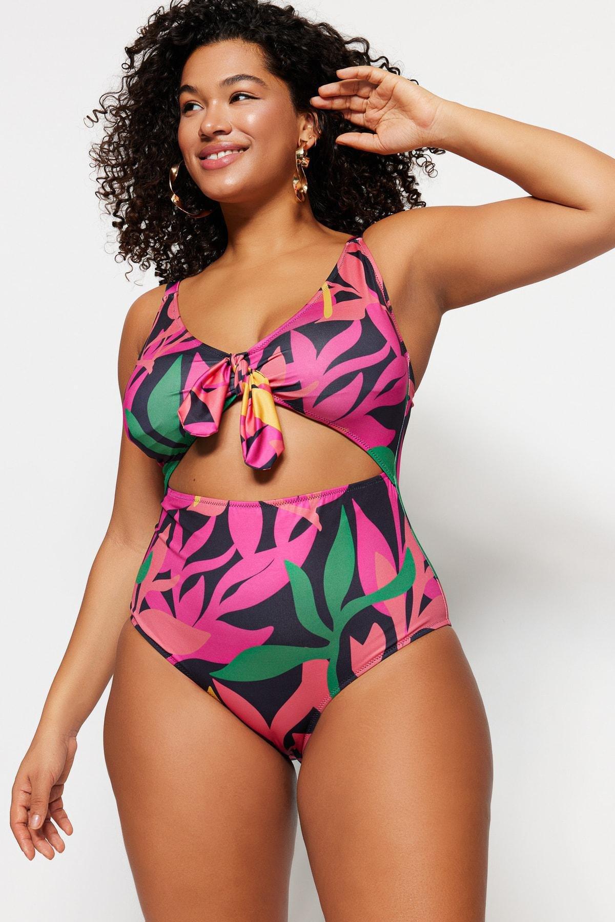Black Graphic Plus Size Swimsuit, , large image number 1