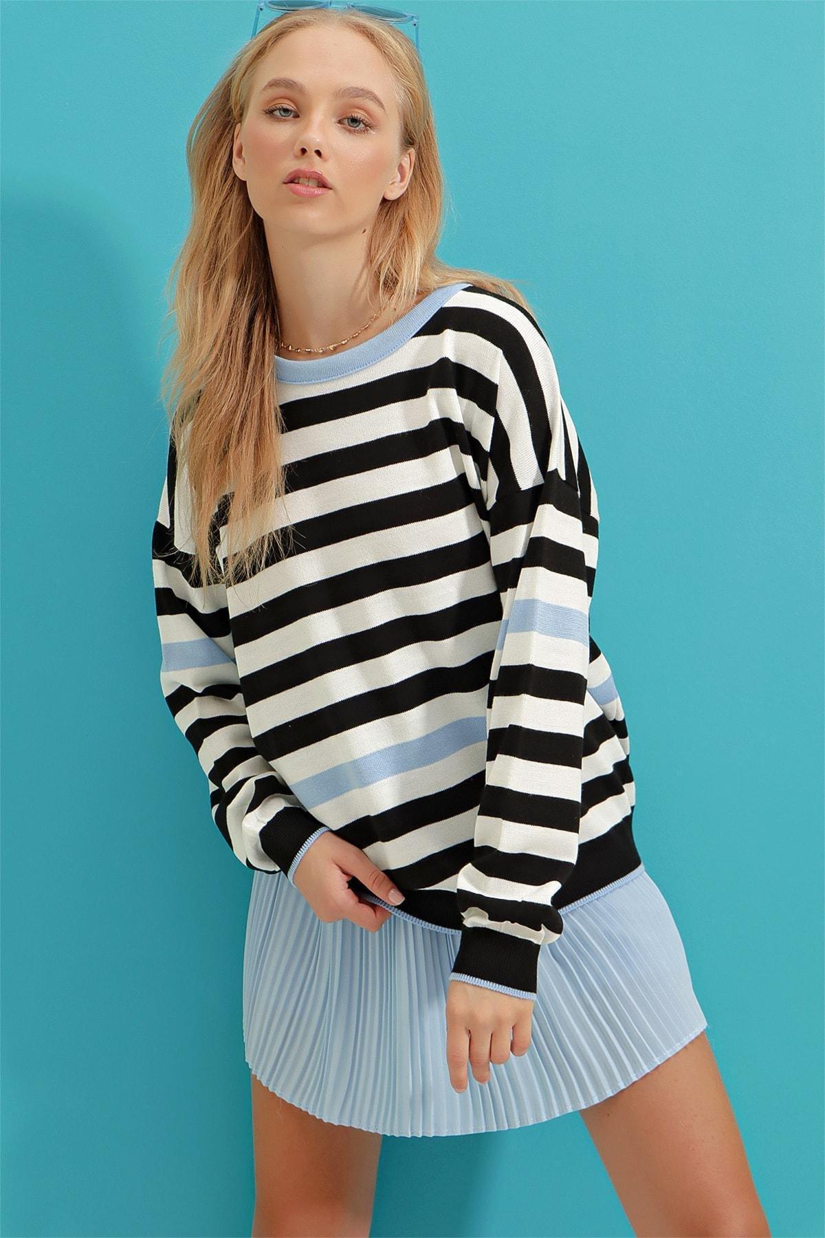 Blue Striped Crew Neck Oversize Blouse, Blue, large image number 0