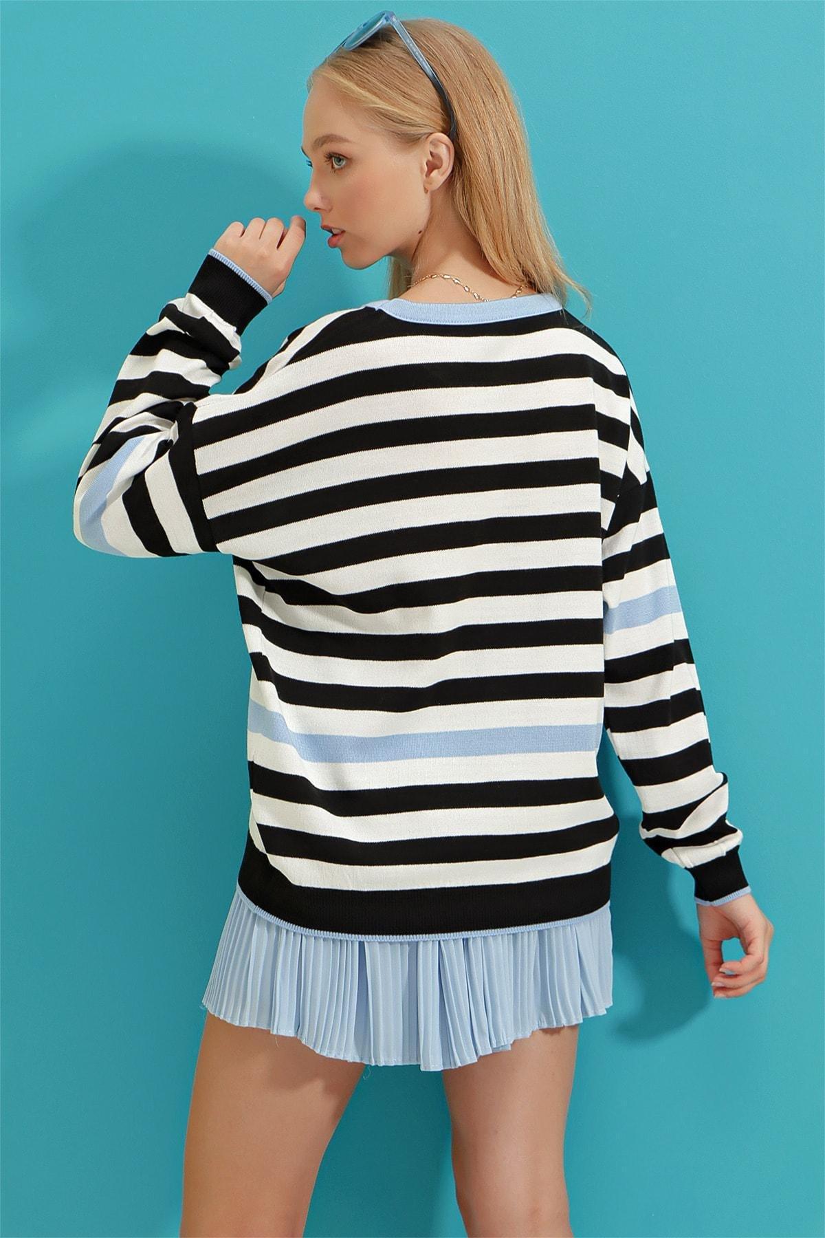 Blue Striped Crew Neck Oversize Blouse, Blue, large image number 1