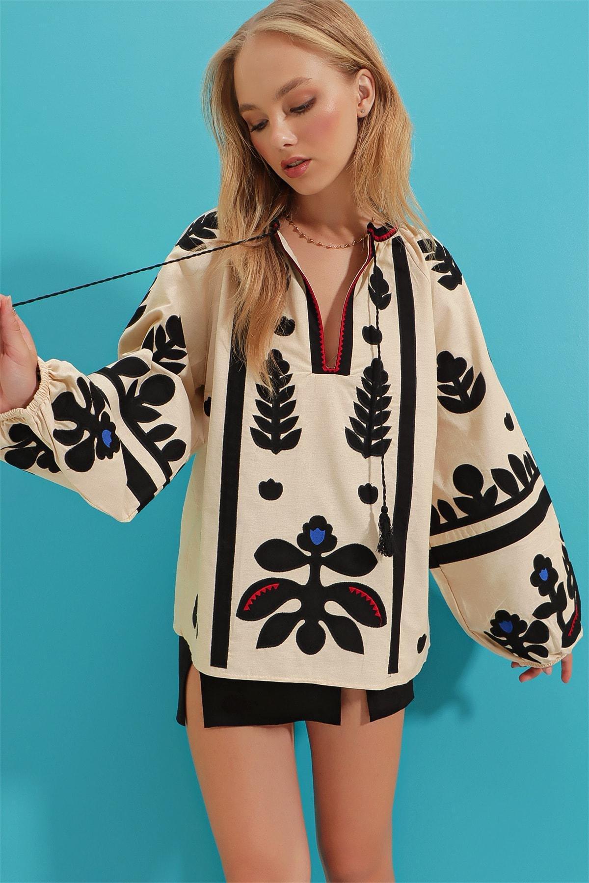 Beige Ethnic Print Blouse, , large image number 2