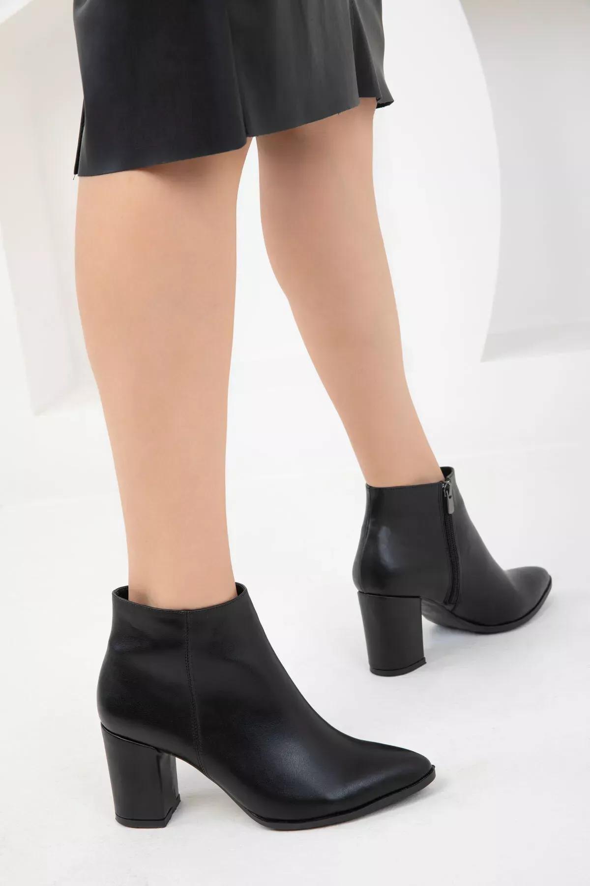Black Womens Boots & Booties 17518, BLACK, large image number 3