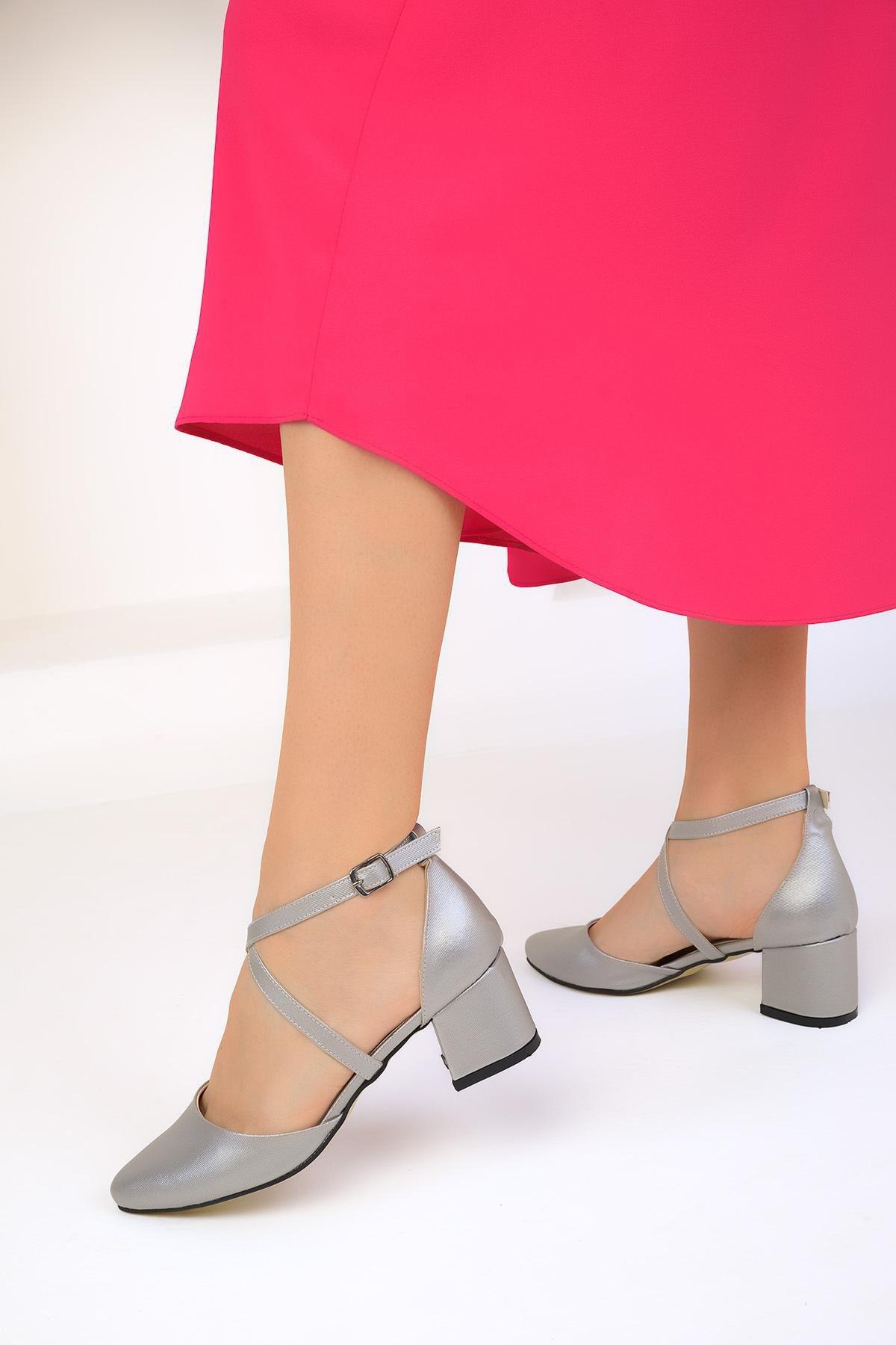 Gray Closed-Toe Crossover Classic Heels, , large image number 3