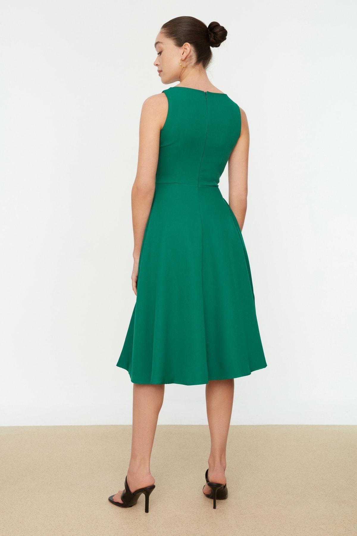 Green Open-Waist Pleated Midi Dress, Green, large image number 8