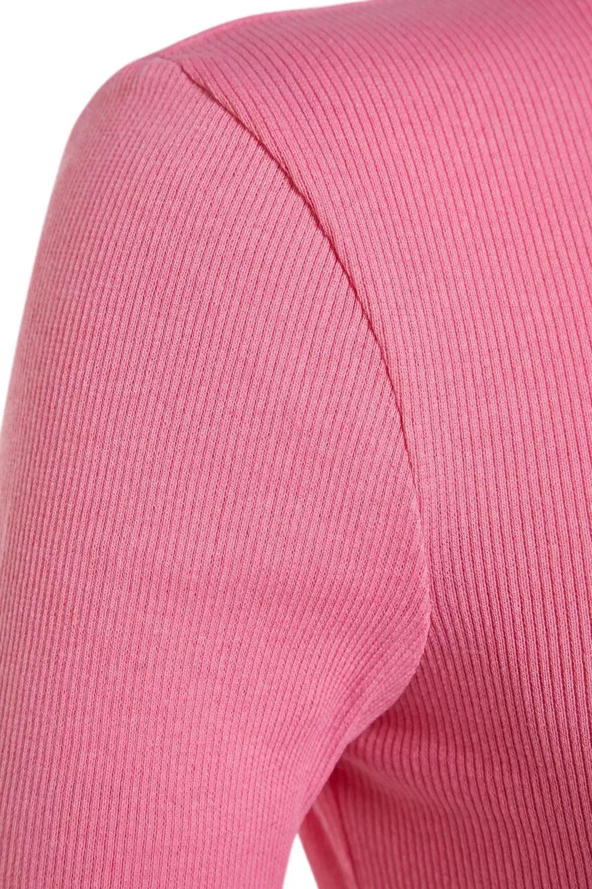 بلوزة مرنة مُحاكة بنمط مضلع بفتحة رقبة مستديرة، وردي, Pink, large image number 6