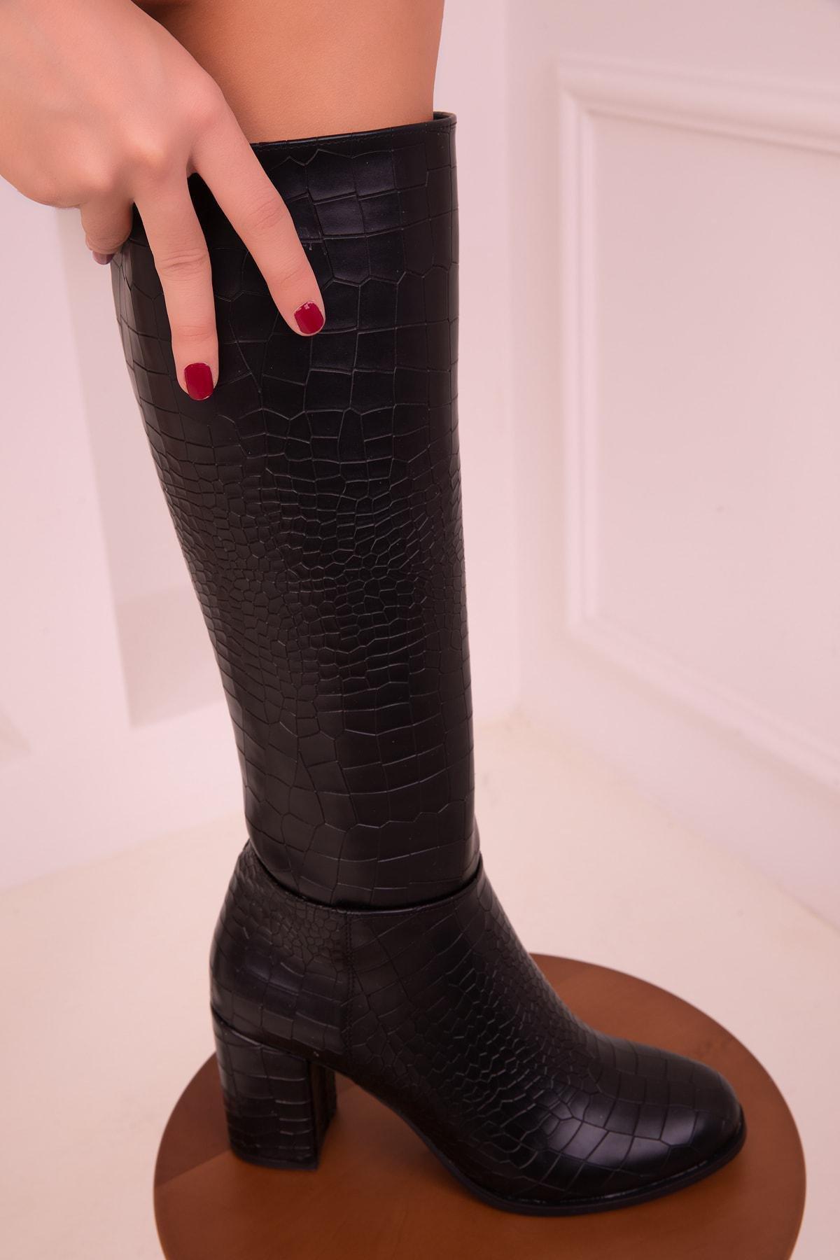 SOHO - Black Crocodile Boots