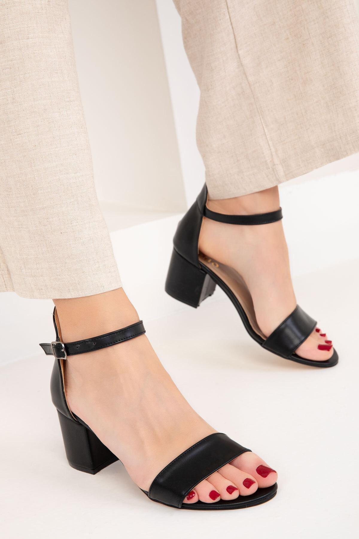 Black Classic Heeled Shoes, , large image number 2