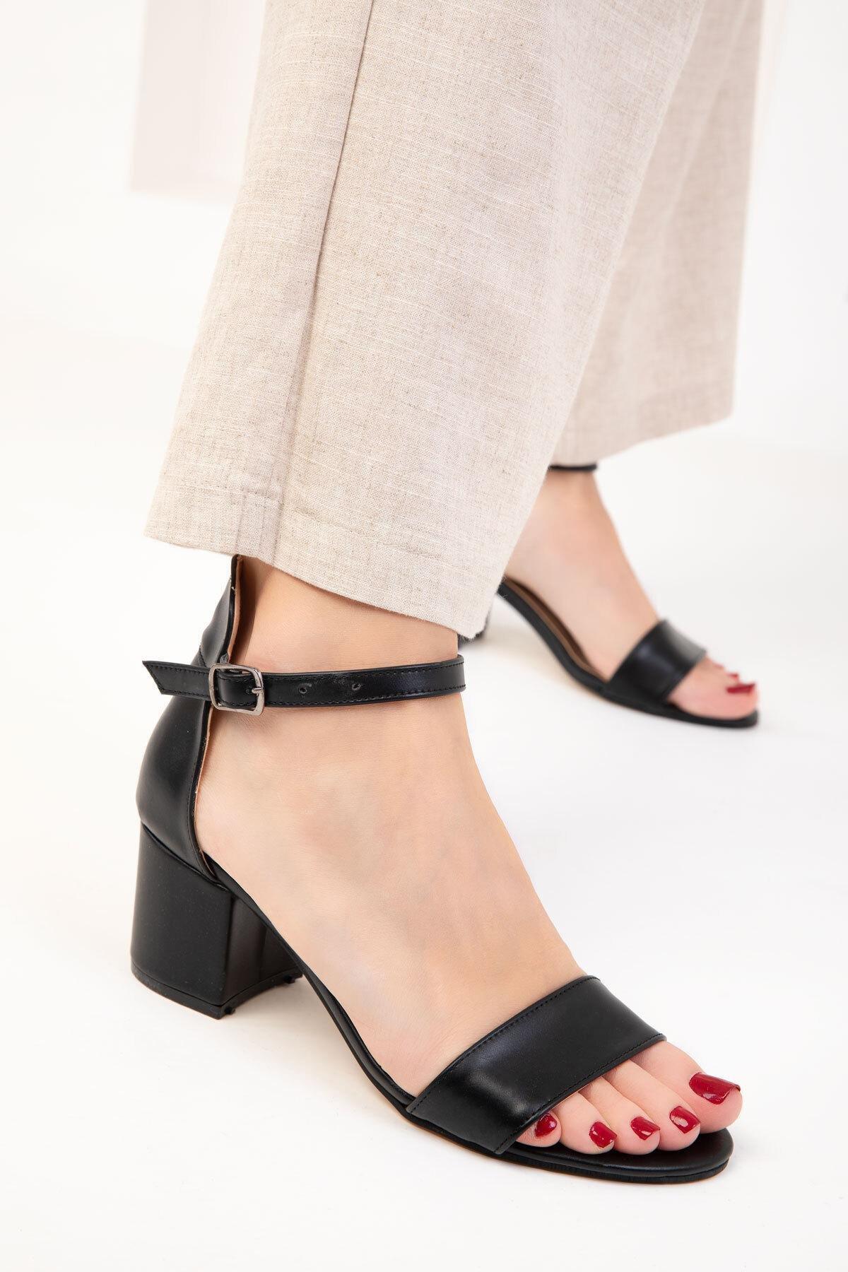 Black Classic Heeled Shoes, , large image number 3