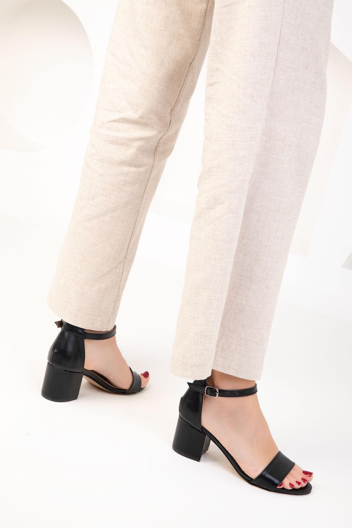 Black Classic Heeled Shoes, , large image number 4