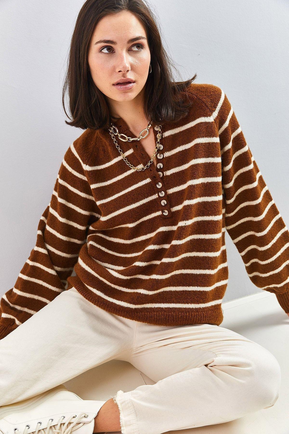 Multicolour Buttoned Collared Turtleneck Striped Sweater, BROWN-WHITE, large image number 2