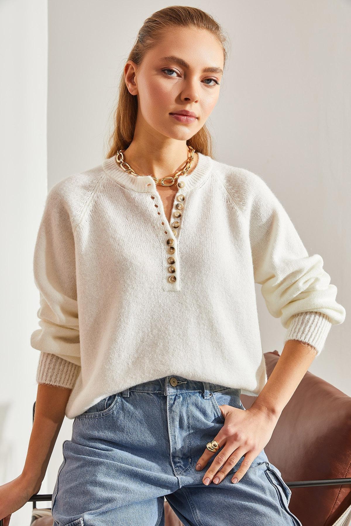 Ecru Turtleneck Striped Knitted Sweater, C101_5117, large image number 3