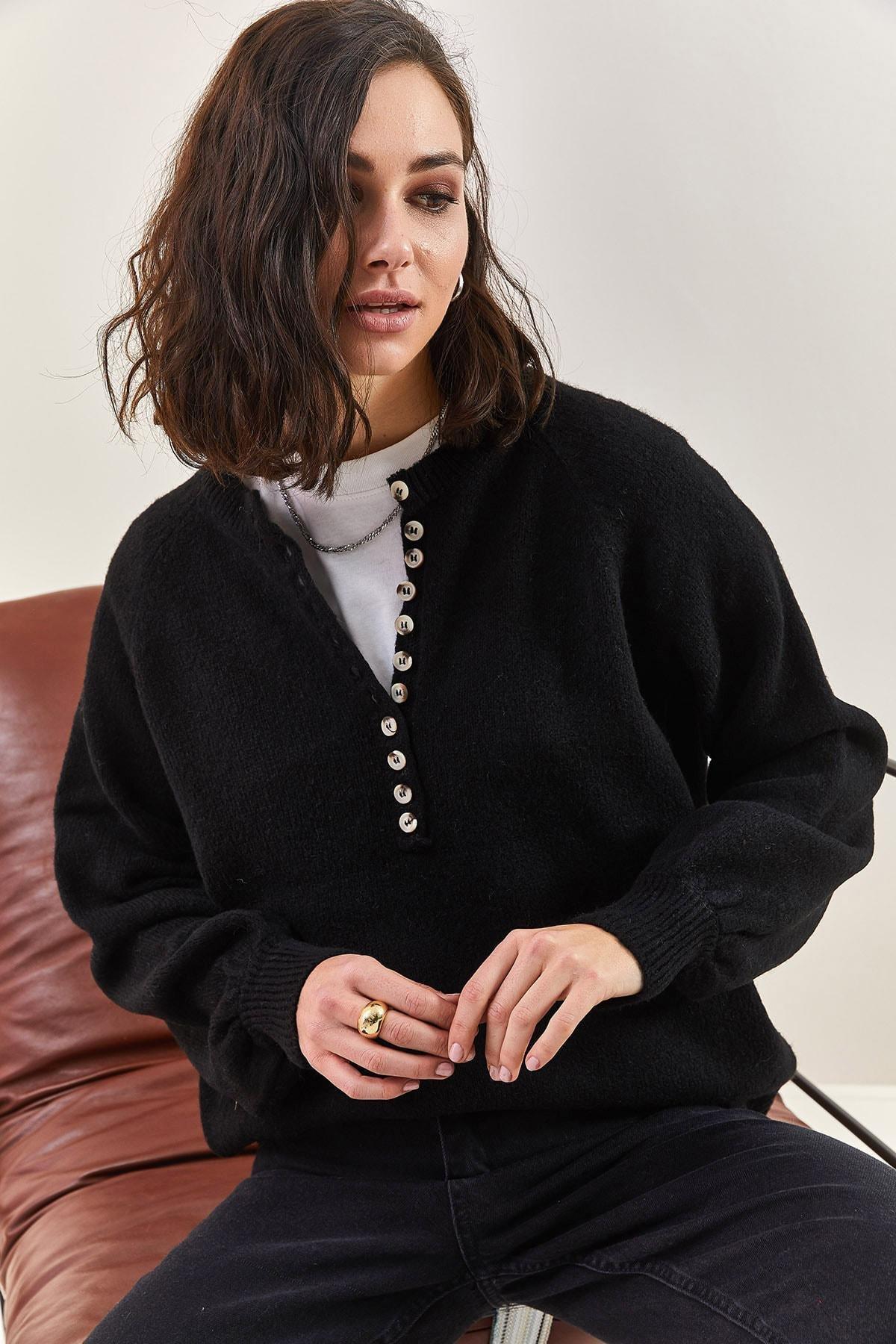 Black Button Down Turtleneck Knitted Sweater, C101_5231, large image number 2