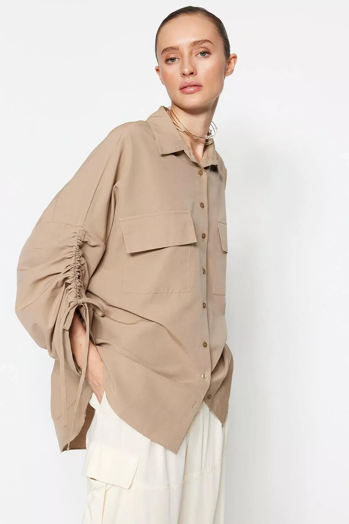 قميص بقصة فضفاضة بأكمام منسدلة، بيج, Beige, large image number 0