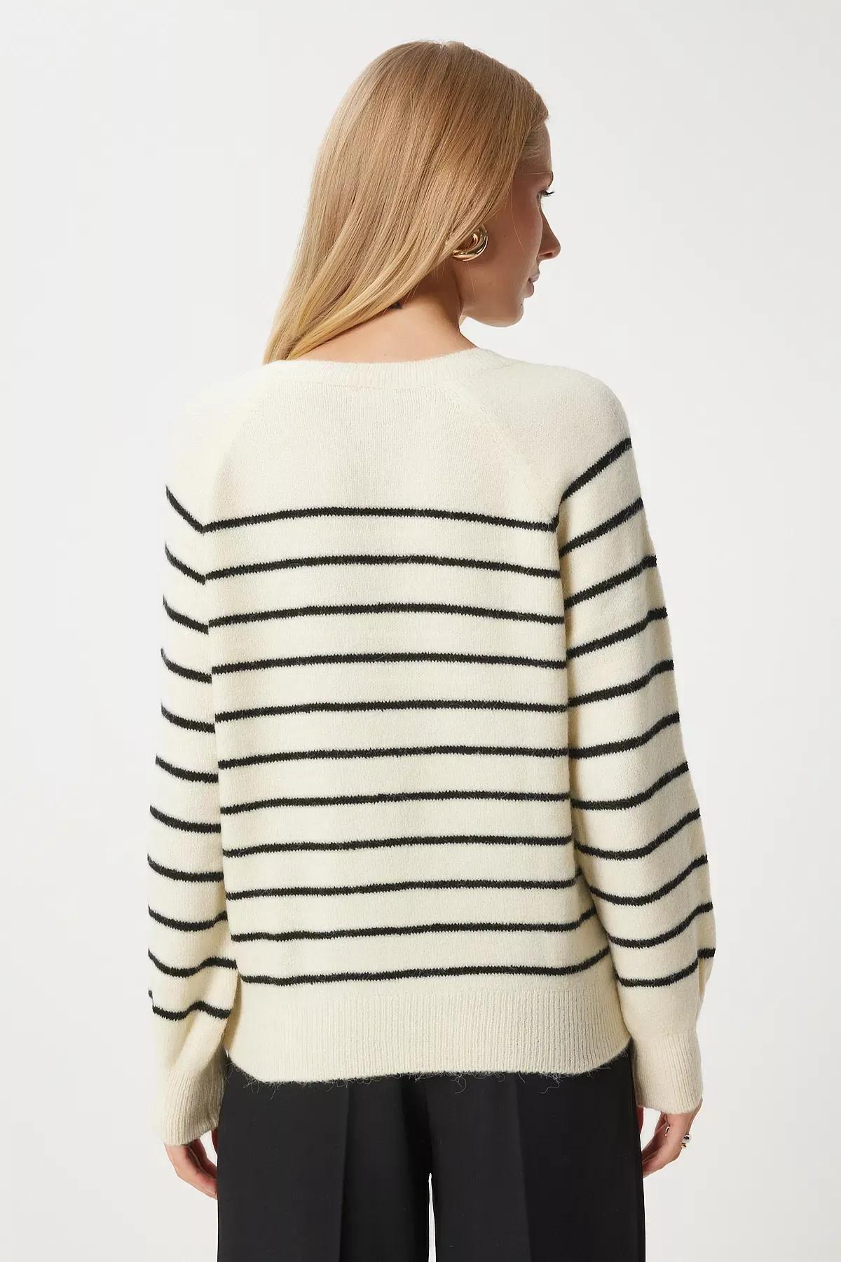 Cream Black Buttoned Collar Knit Sweater, Cream Black, large image number 5