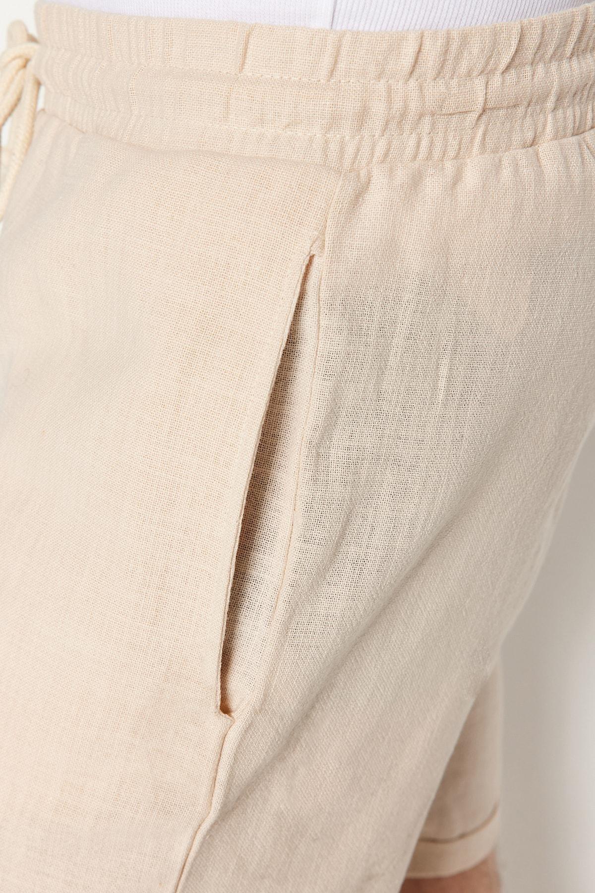 Trendyol - Beige Mid Waist Straight Shorts