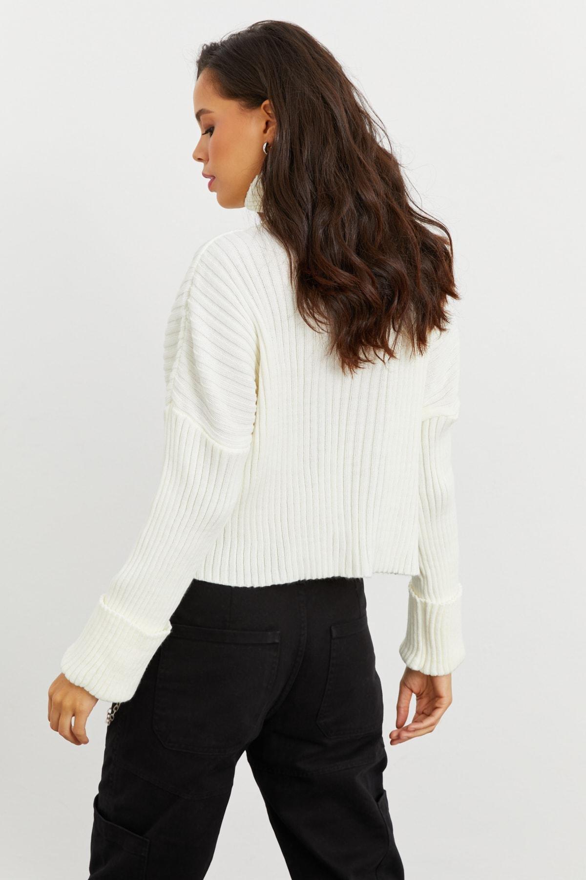 Cream Turtleneck Sweater, , large image number 3