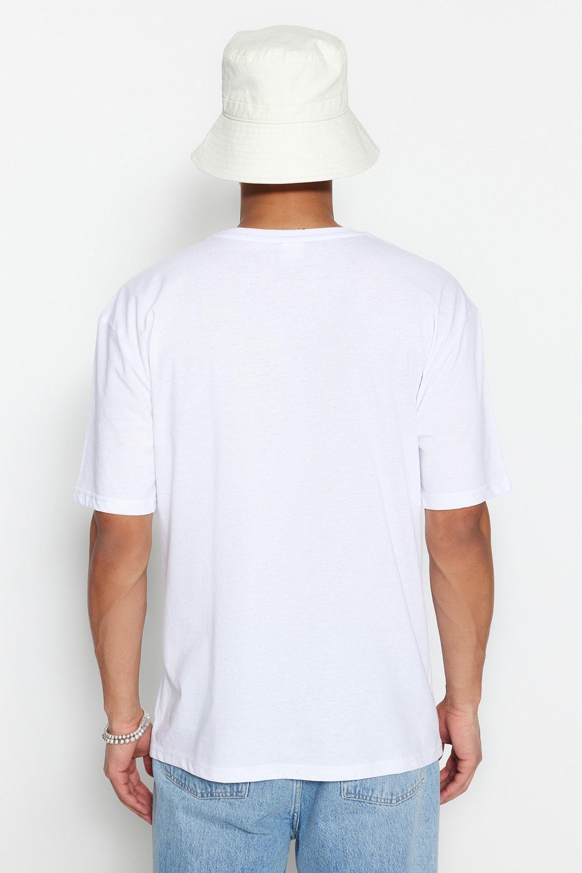 White Graphic T-Shirt, , large image number 4