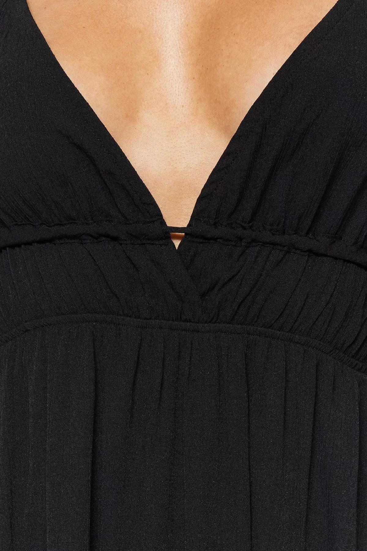 Black V-Neck Dress, , large image number 3