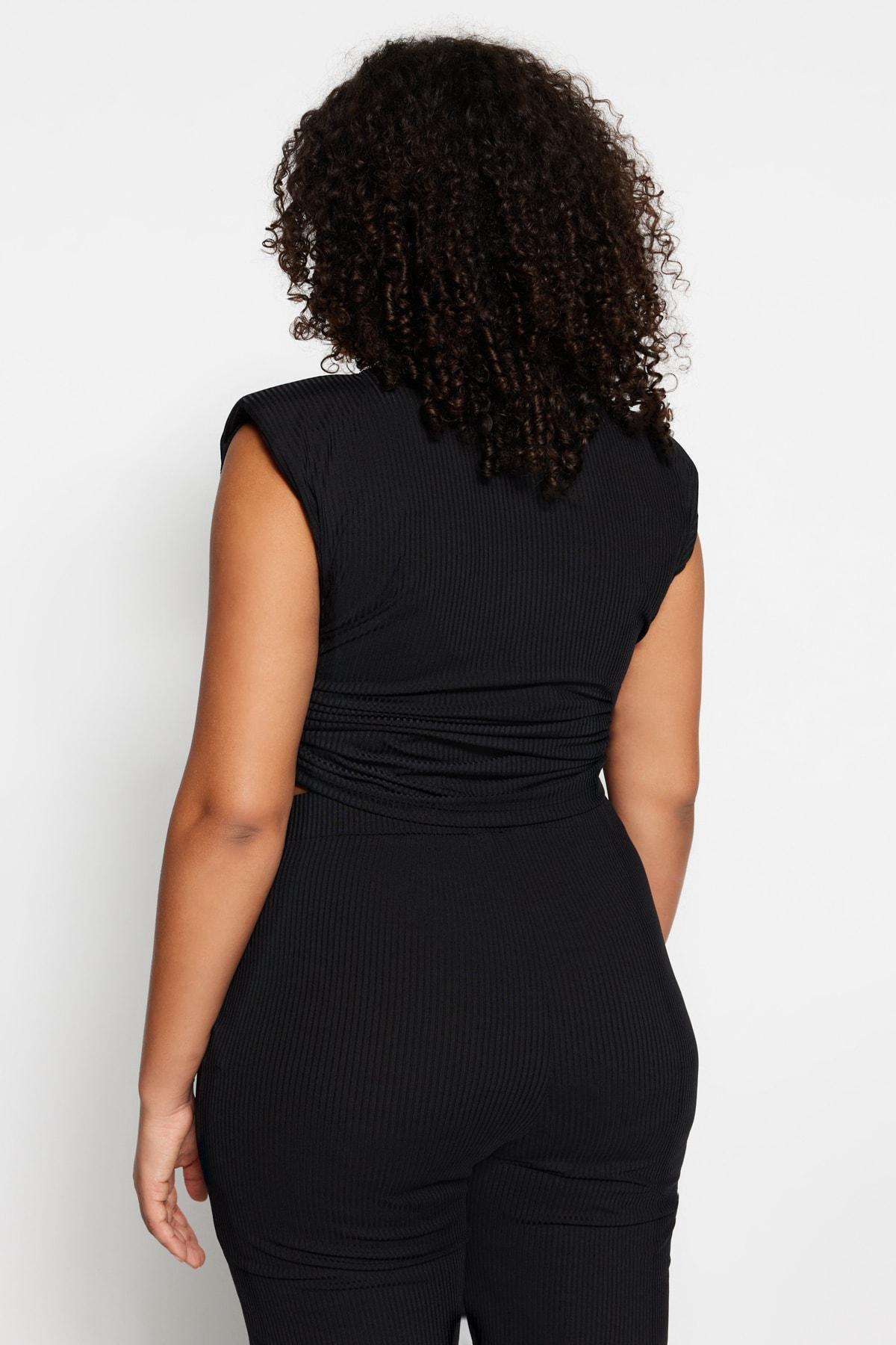 Black Fitted Crew Neck Plus Size Blouse, , large image number 4