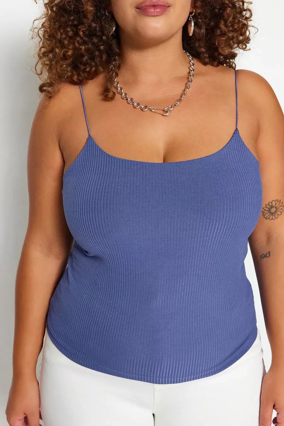 بلوزة بفتحة رقبة عميقة للمقاسات الكبيرة، أزرق, Blue, large image number 3