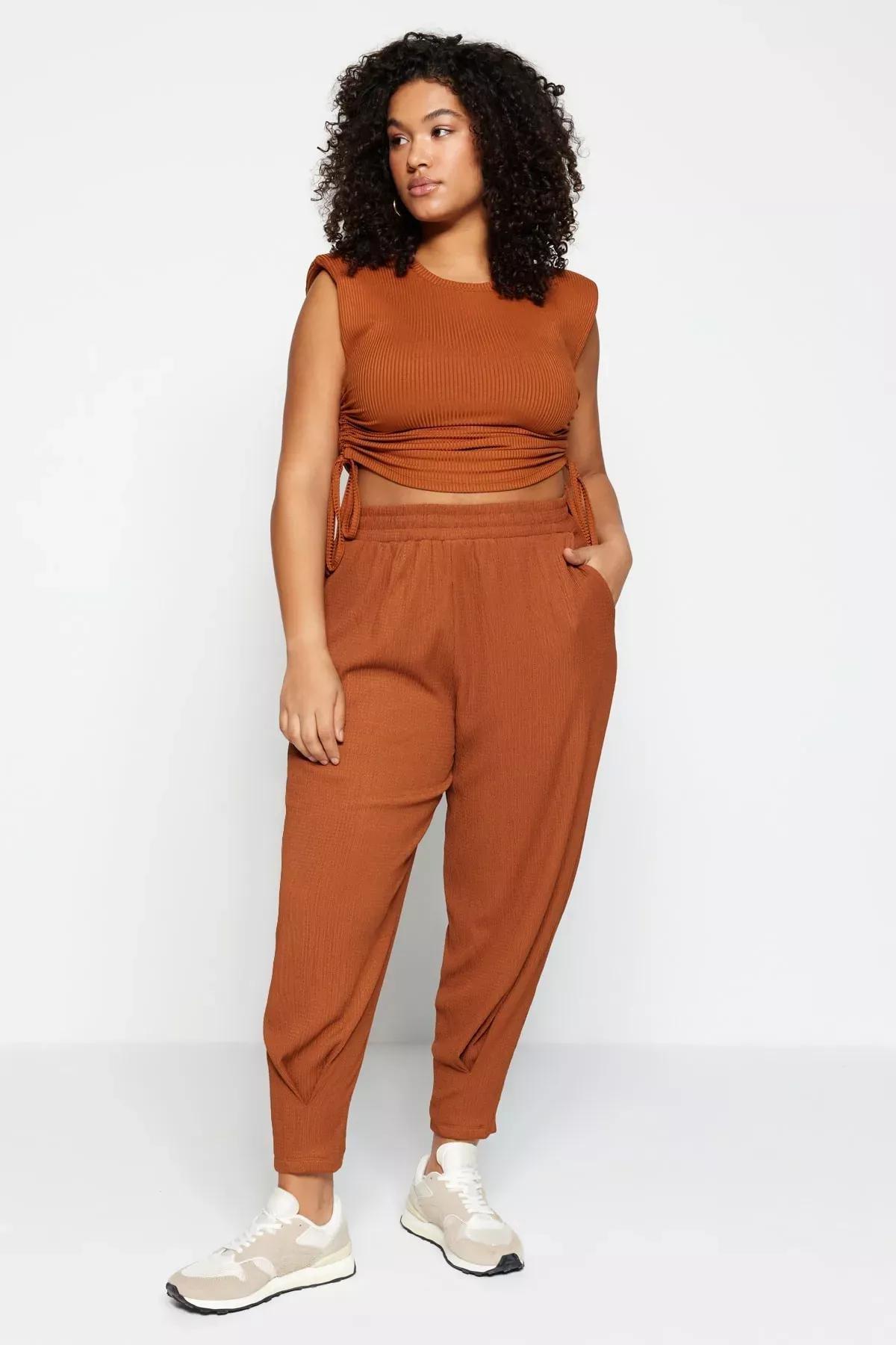 بنطال بقصة كاروت للمقاسات الكبيرة، بني, Brown, large image number 1
