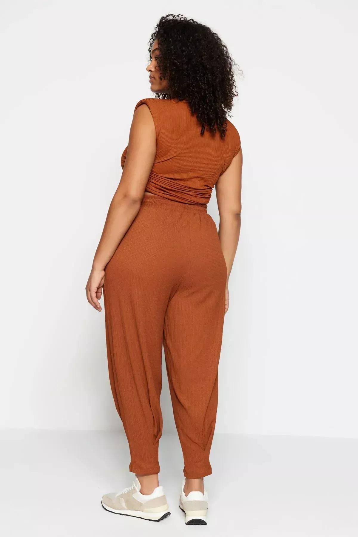 بنطال بقصة كاروت للمقاسات الكبيرة، بني, Brown, large image number 4