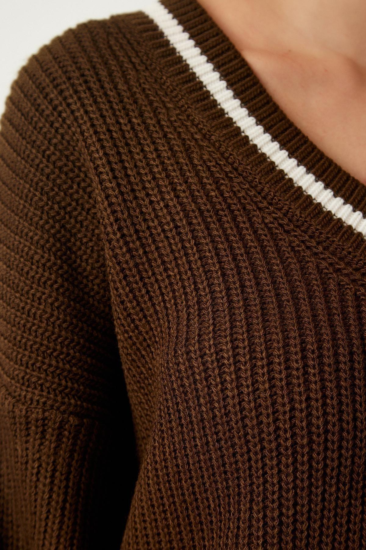 Brown V-Neck Oversized Long Knitwear Sweater, Brown, large image number 3
