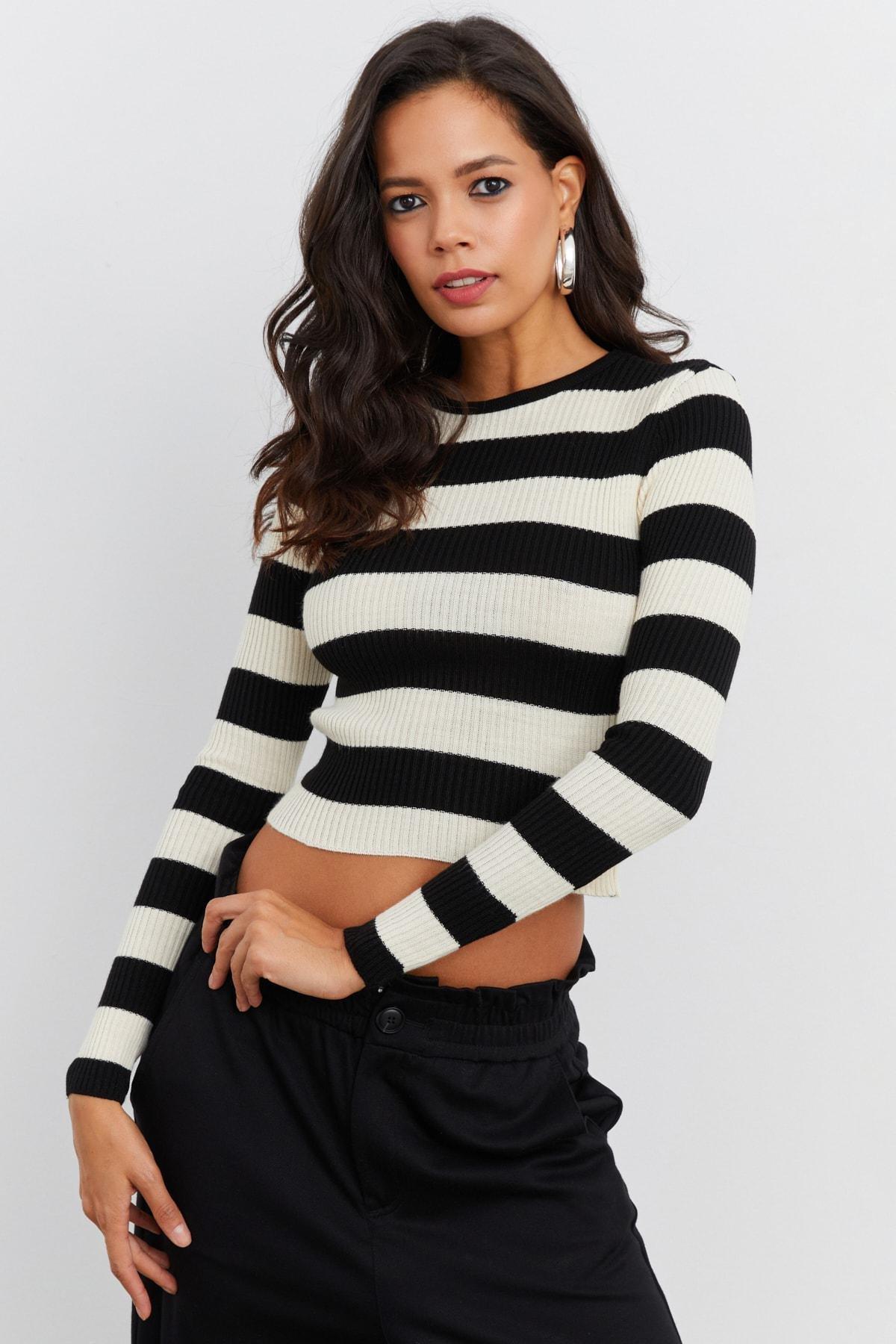 Black Knitted Long Sleeve Crop Top, BLACK WHITE, large image number 1