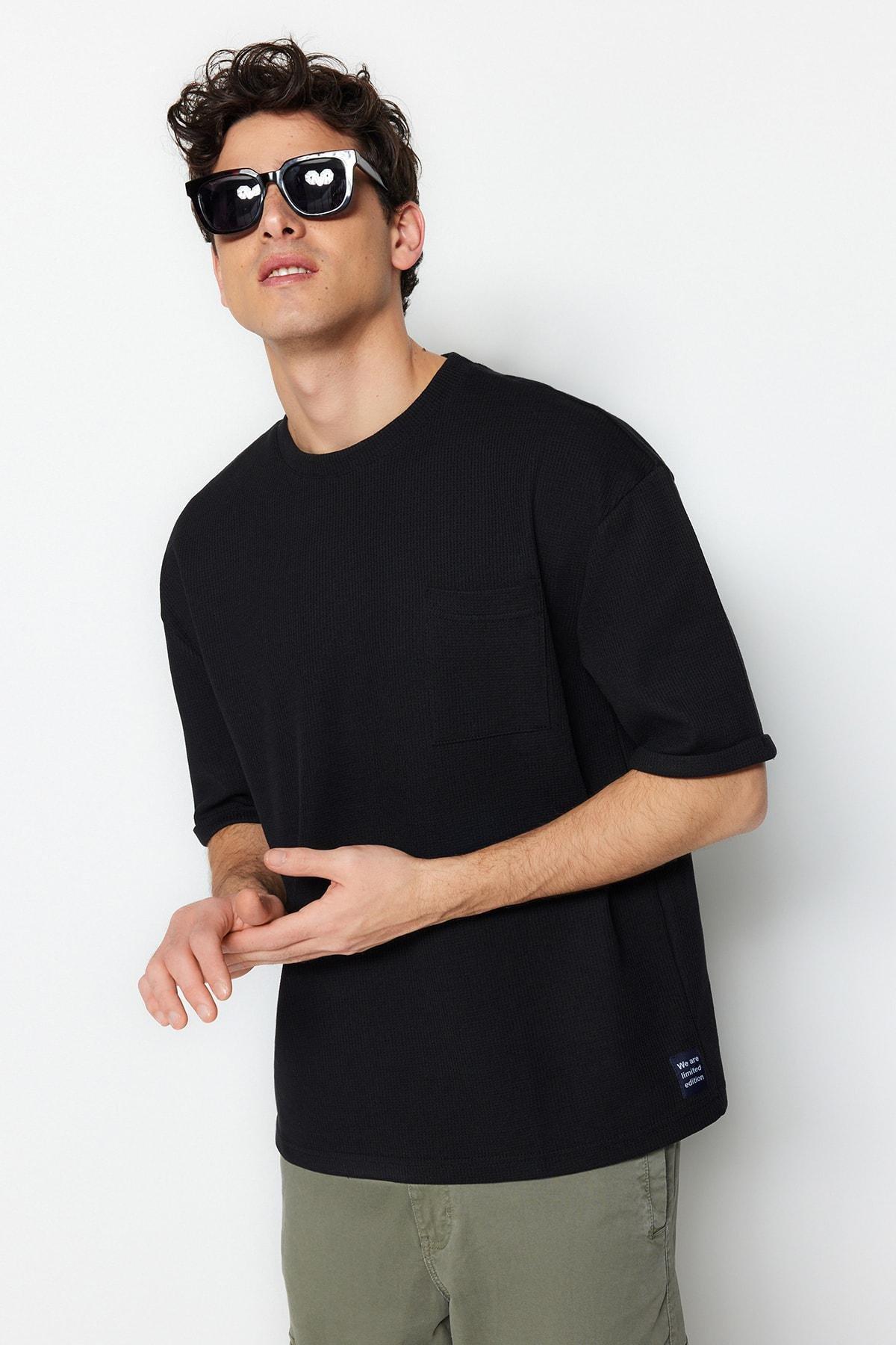 Black Relaxed T-Shirt, , large image number 0