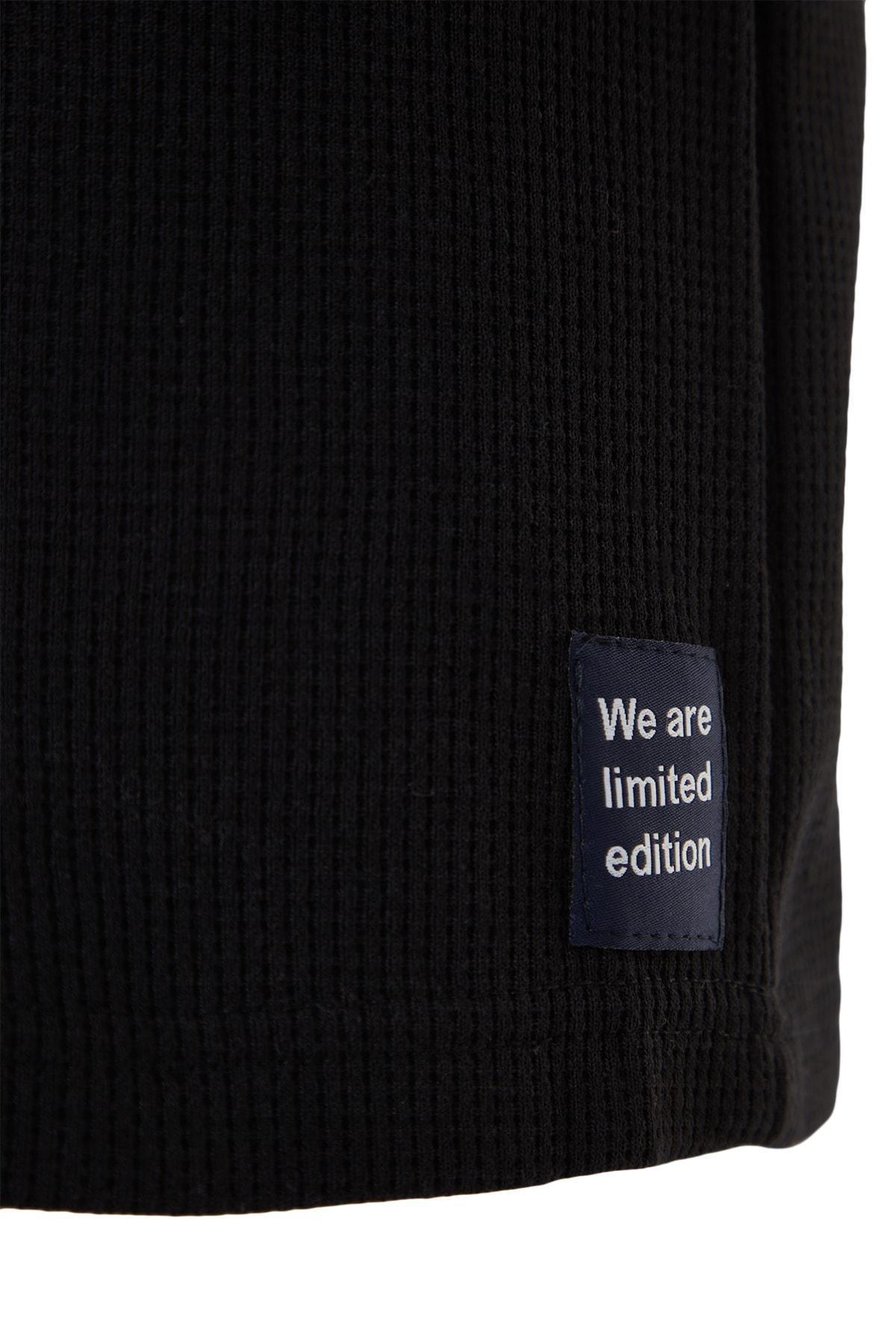 Black Relaxed T-Shirt, , large image number 6