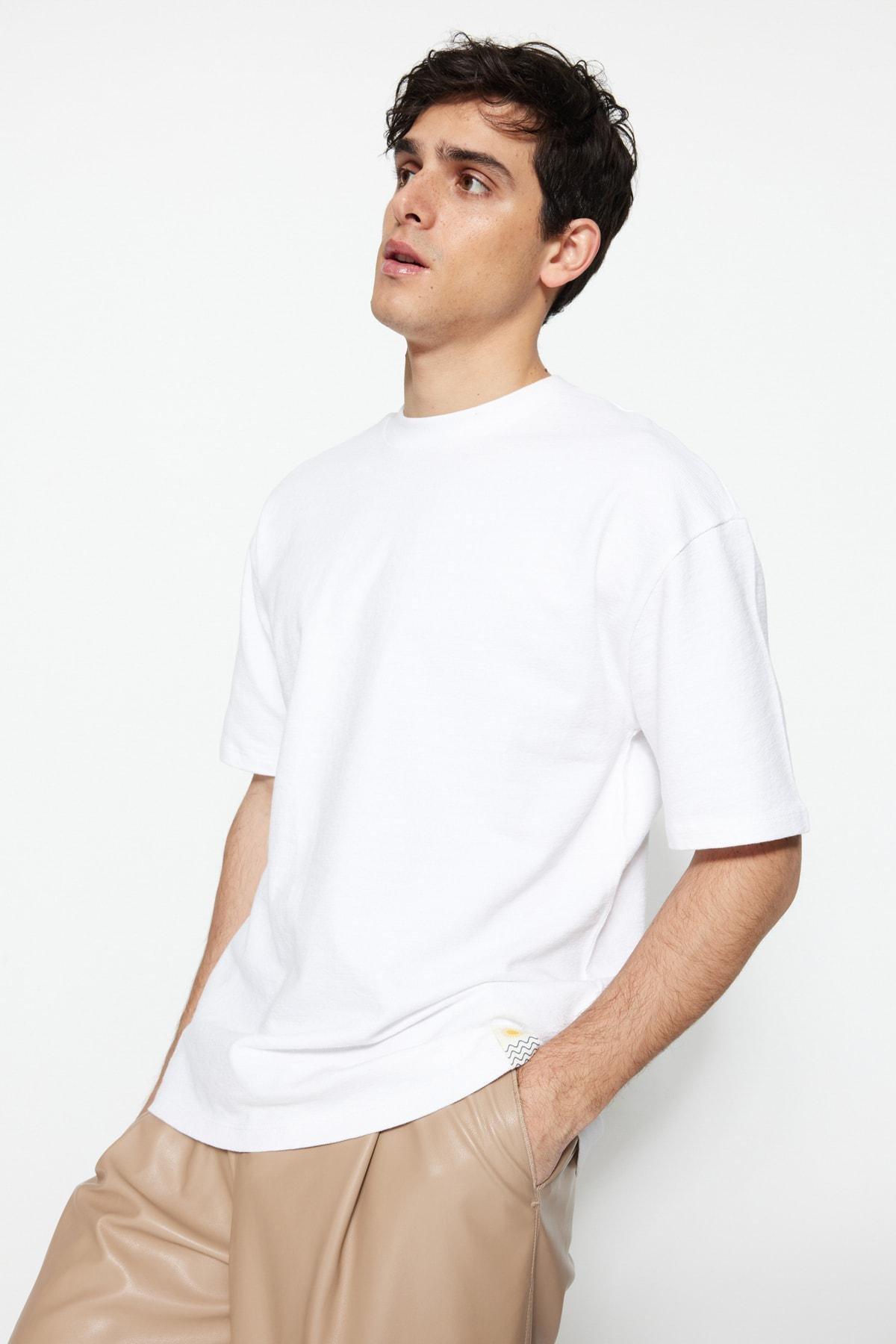 White Relaxed T-Shirt, , large image number 0