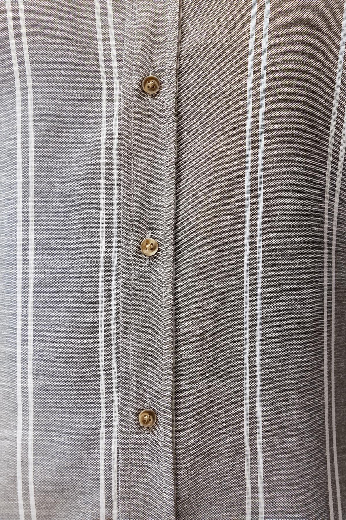 Grey Button-Up Plus-Size Shirt, , large image number 3