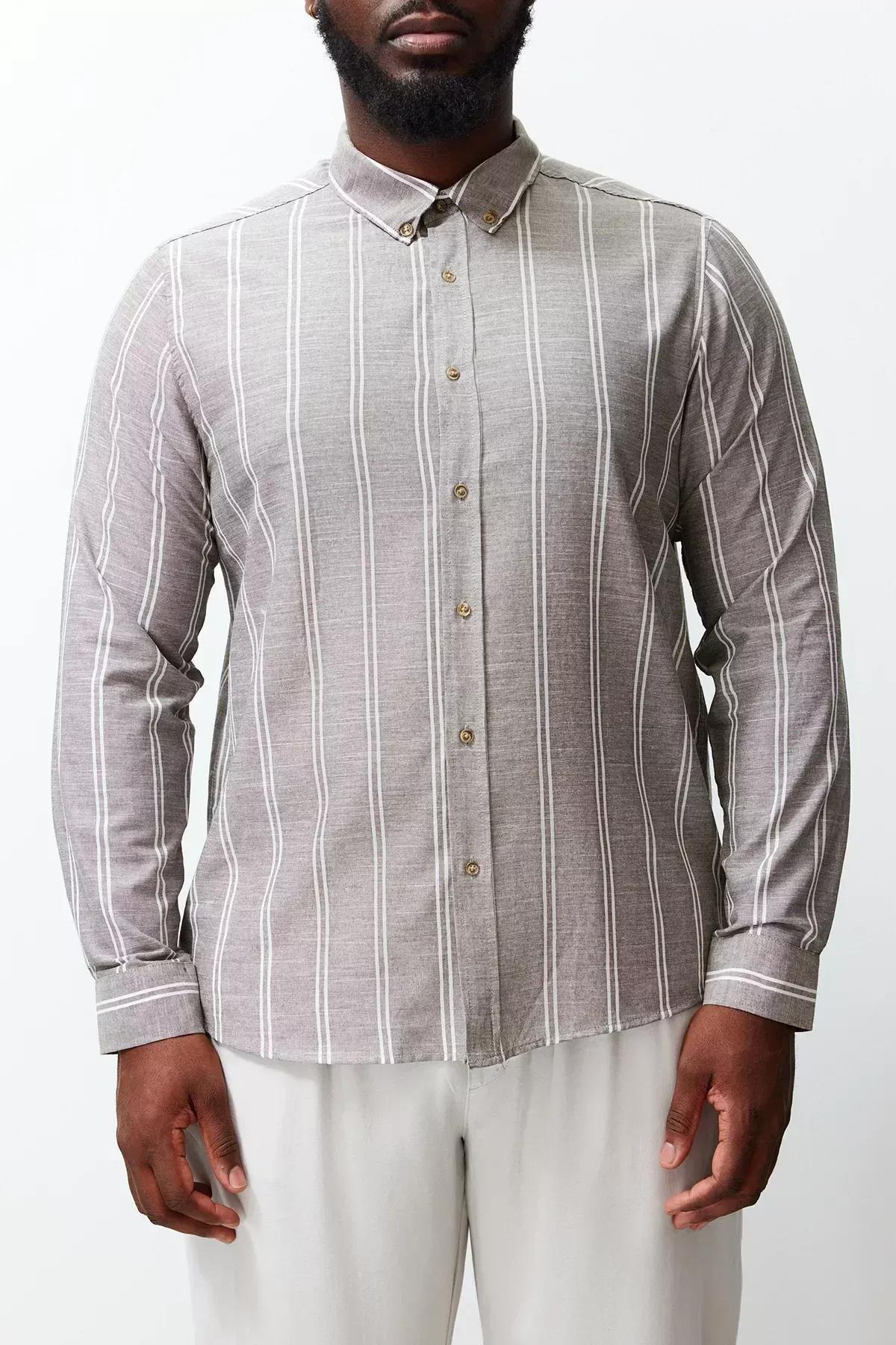 Grey Button-Up Plus-Size Shirt, , large image number 7