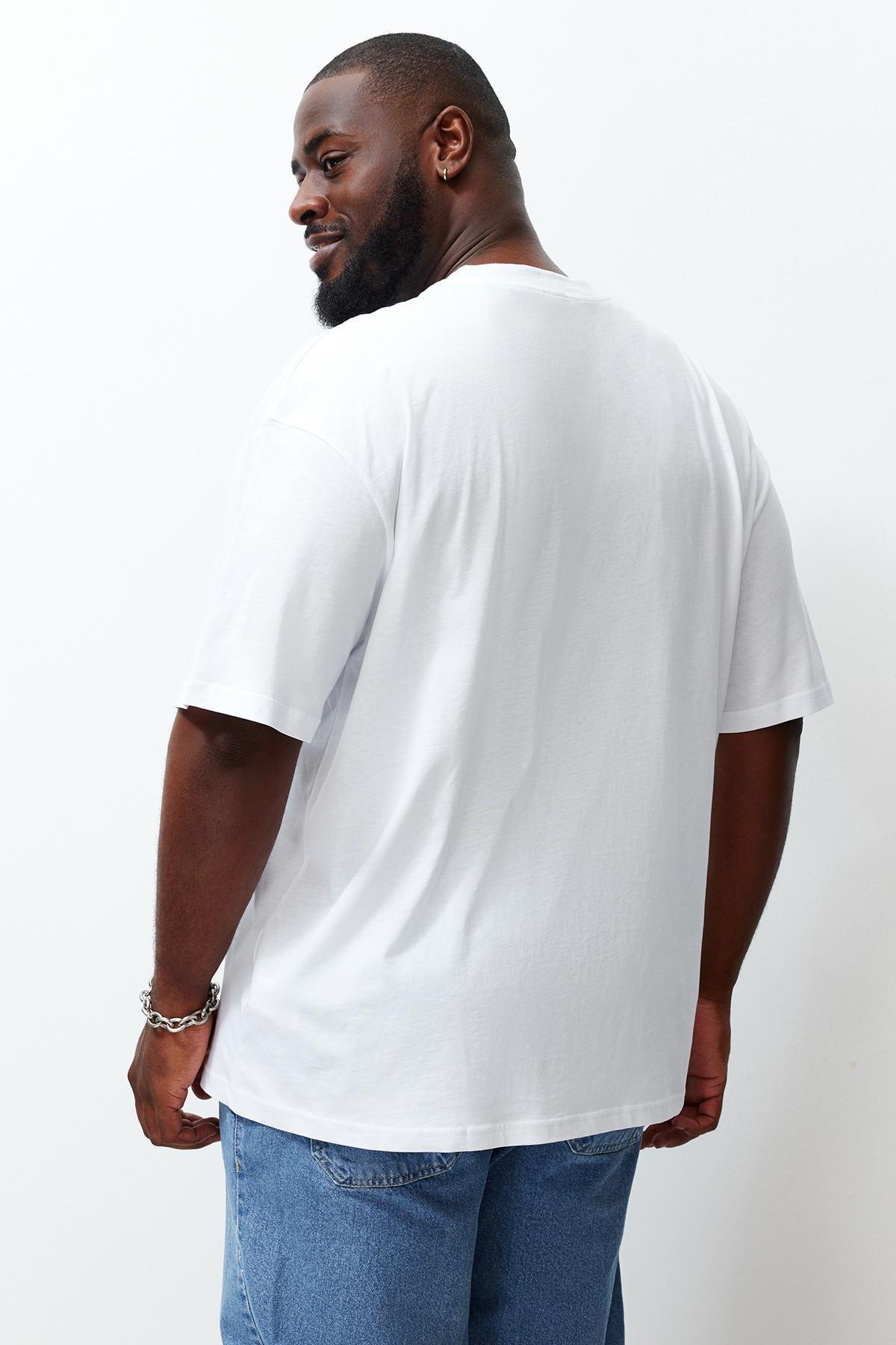 White Plus Size T-Shirt, , large image number 9