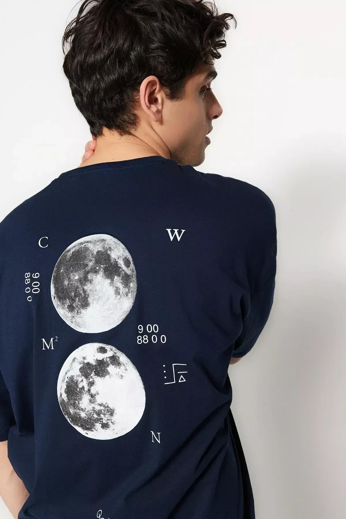 تيشيرت بقصة فضفاضة مزين بطبعة، كحلي, Dark blue, large image number 5