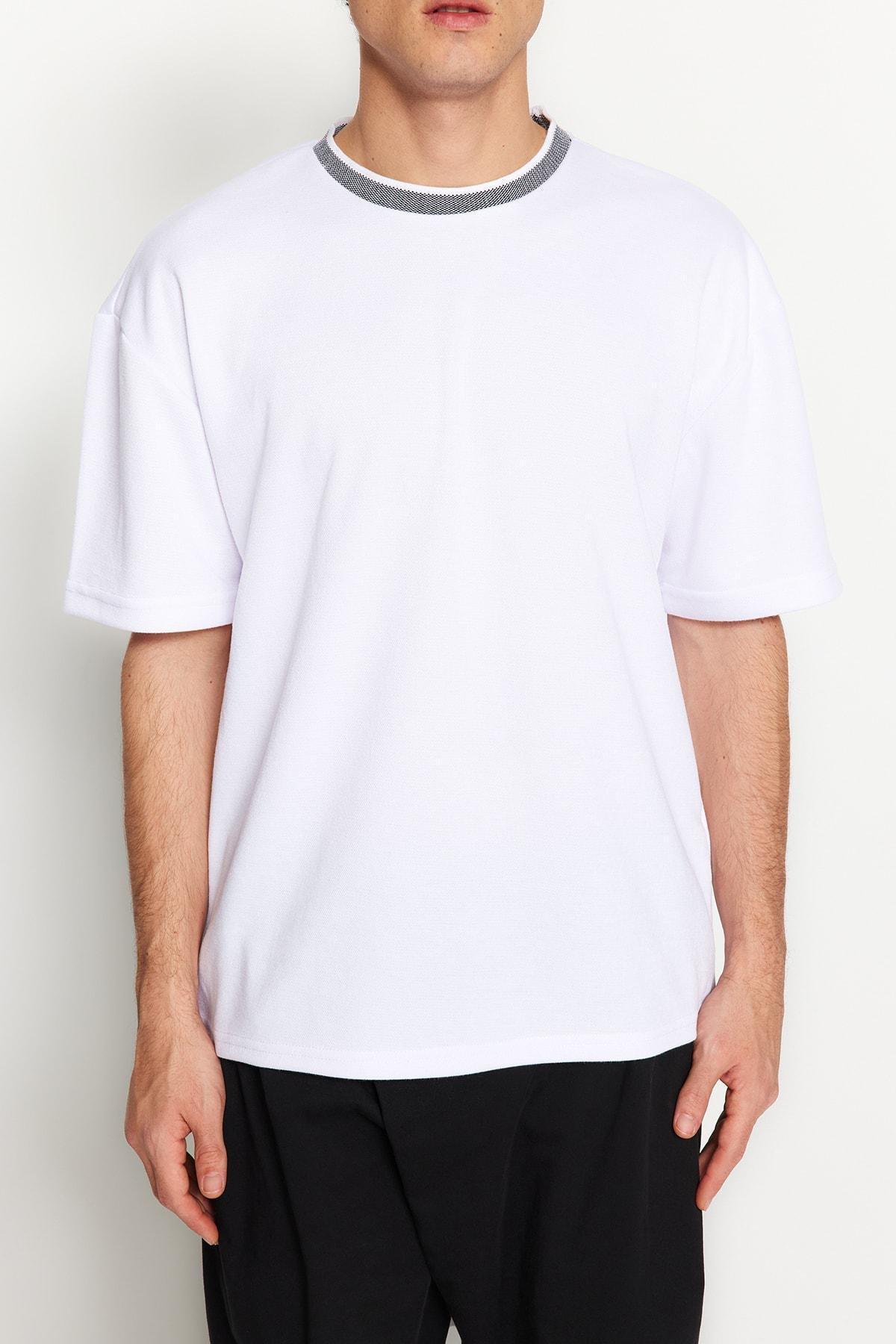 Trendyol - White Relaxed T-Shirt