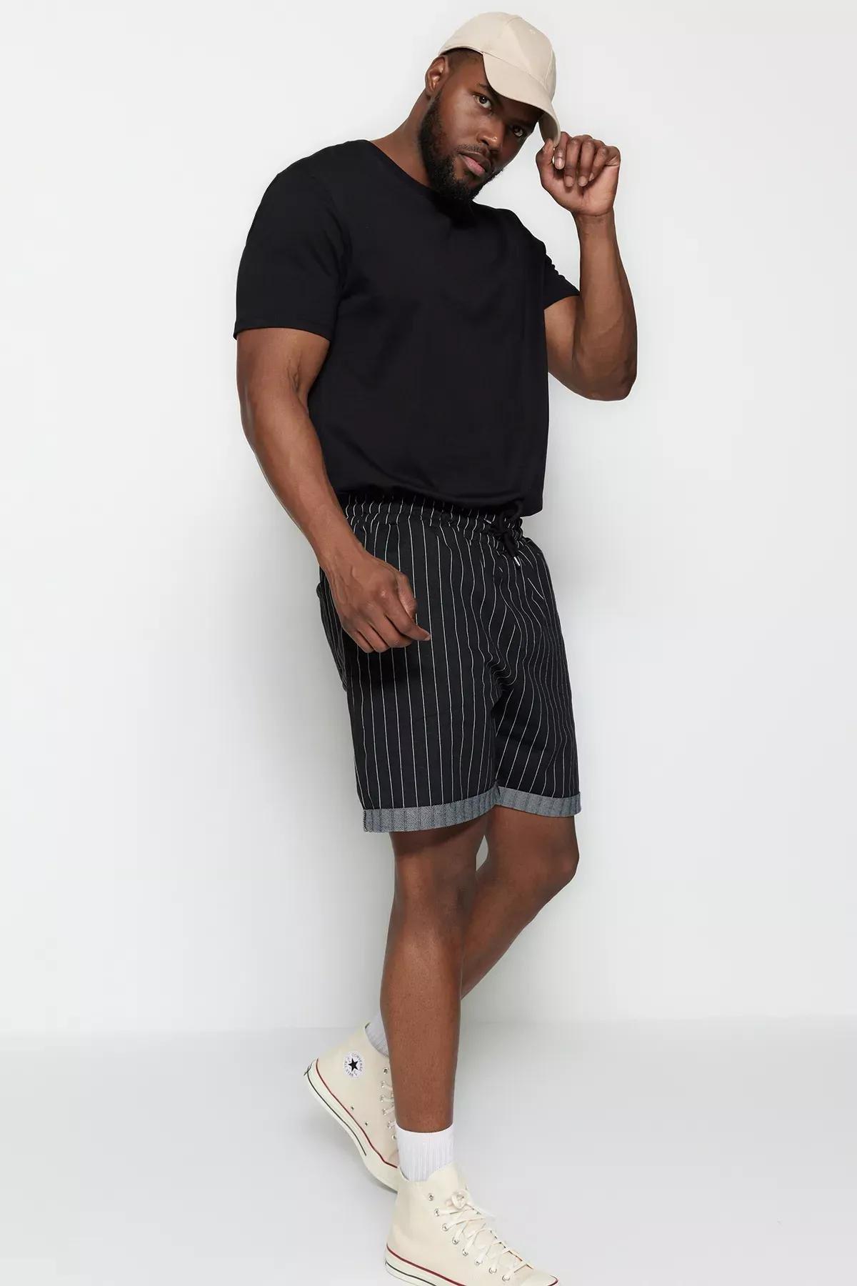 Black Striped Normal Waist Shorts, Black, large image number 1