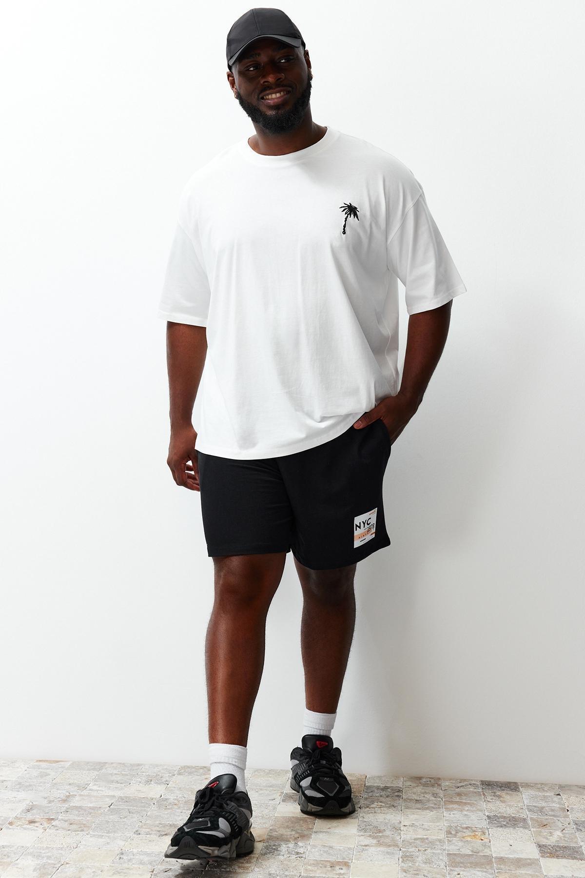 Black Printed Plus Size Shorts, , large image number 1
